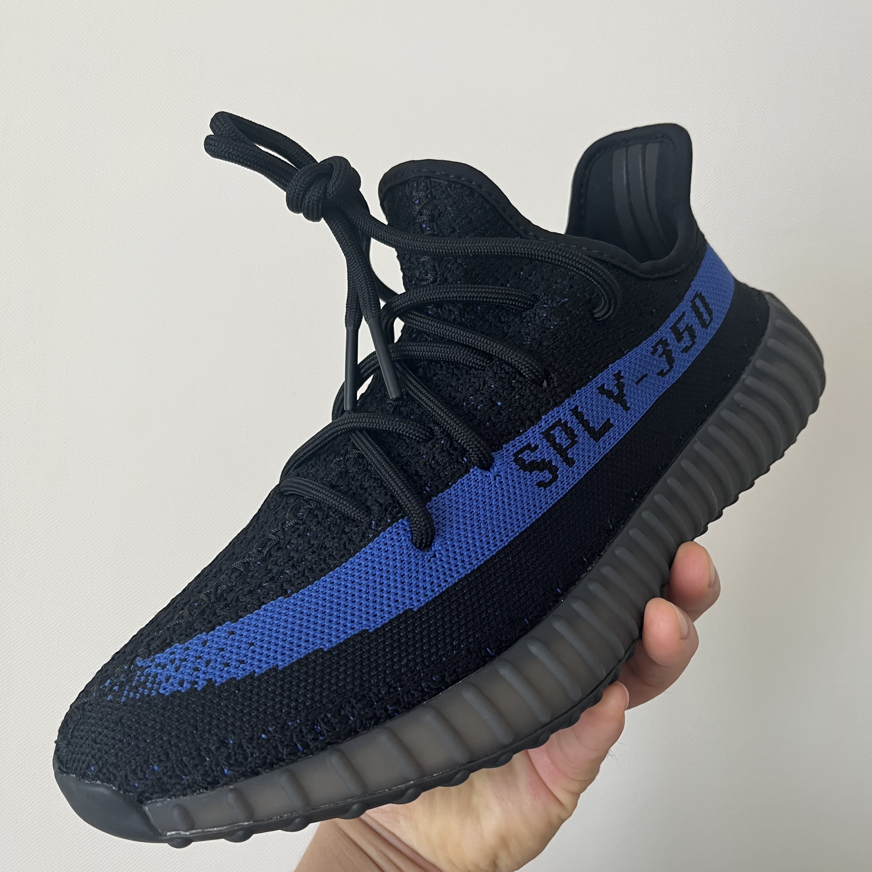 Adidas Yeezy Boost 350 V2 Dazzling Blue, (Kids) Adidas Yeezy Boost 350 V2 Dazzling Blue 착용 스타일 - 3