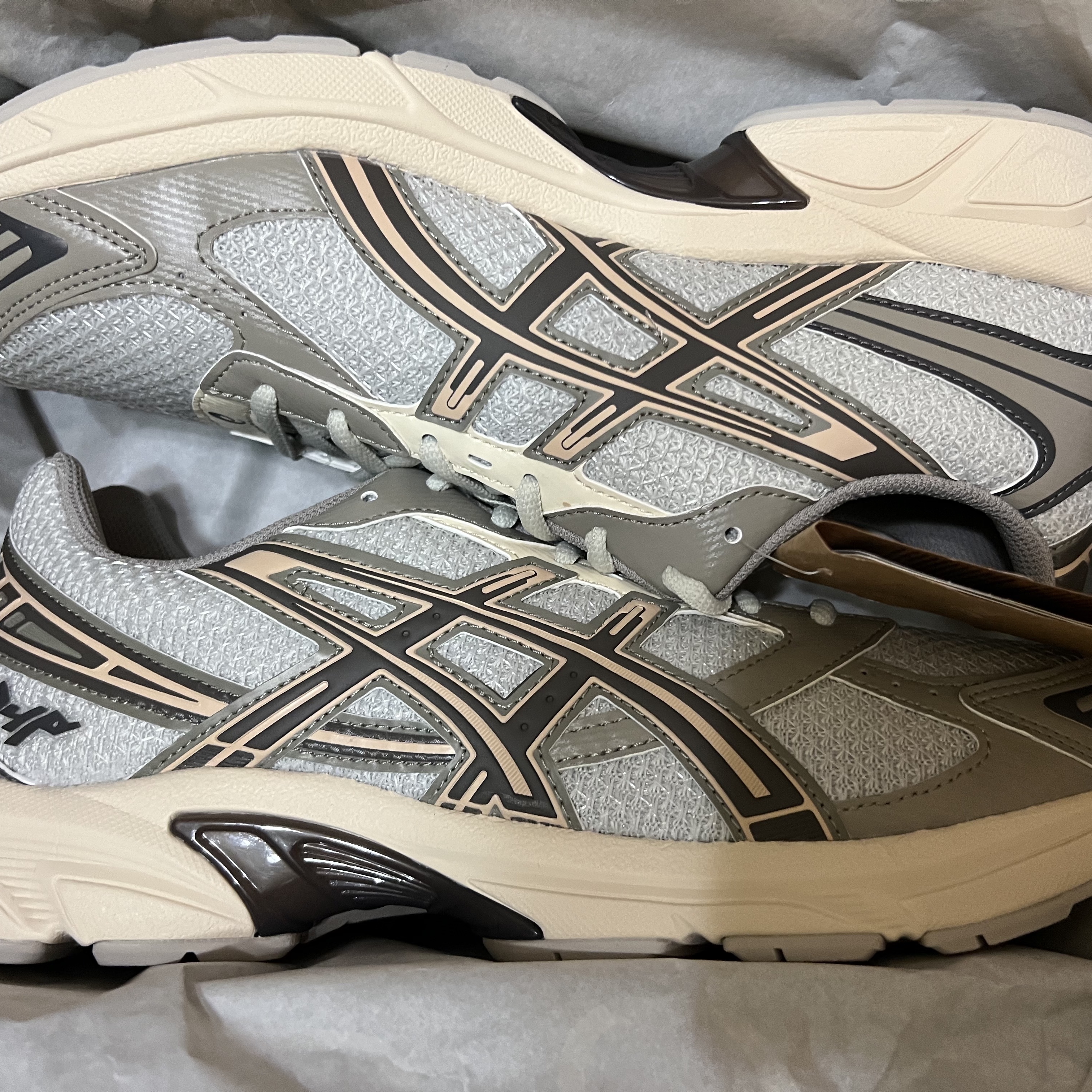 Asics x I4P Gel-1130 Glacier Grey Mink 착용 스타일 - 3