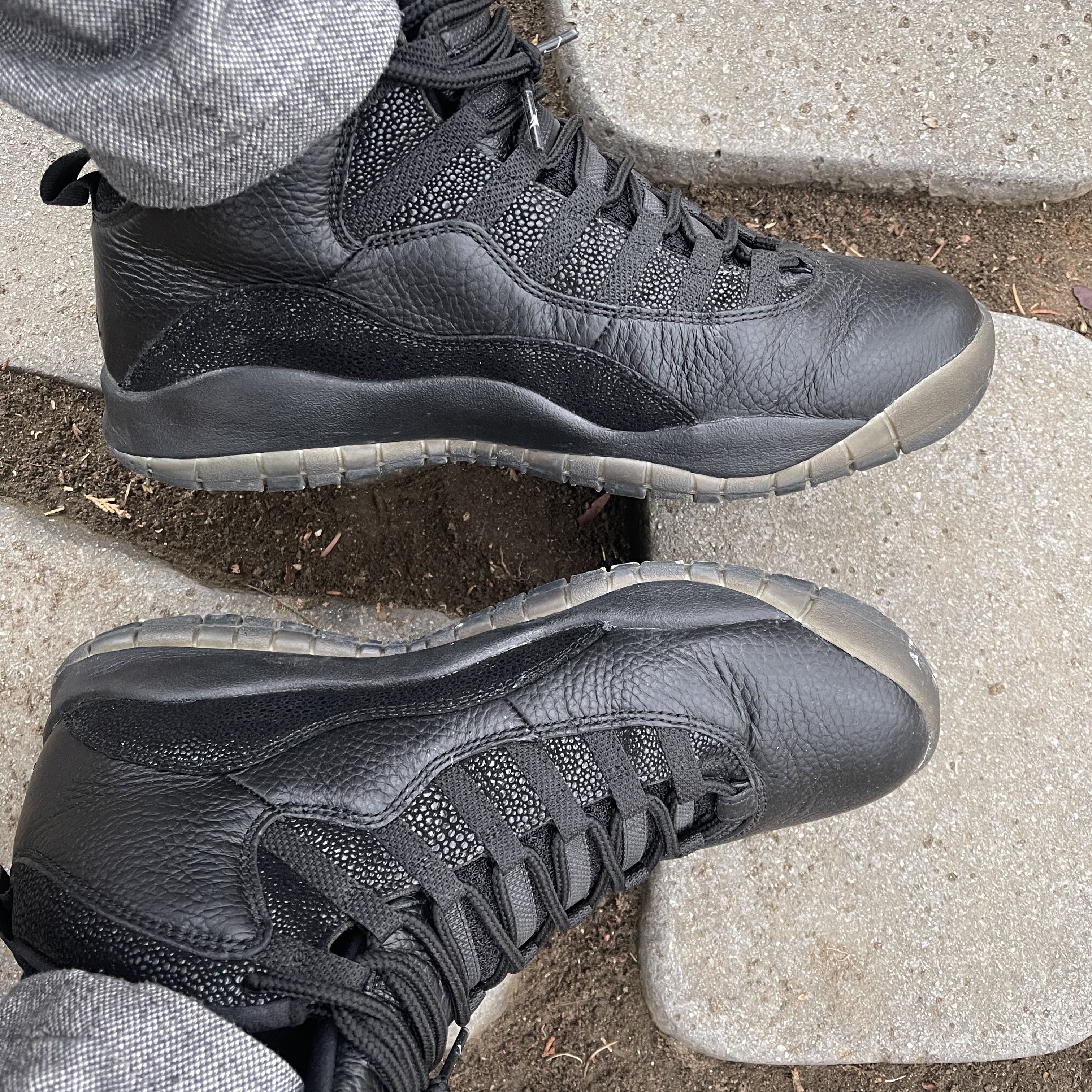 Jordan 10 Retro Drake OVO Black 착용 스타일 - 1