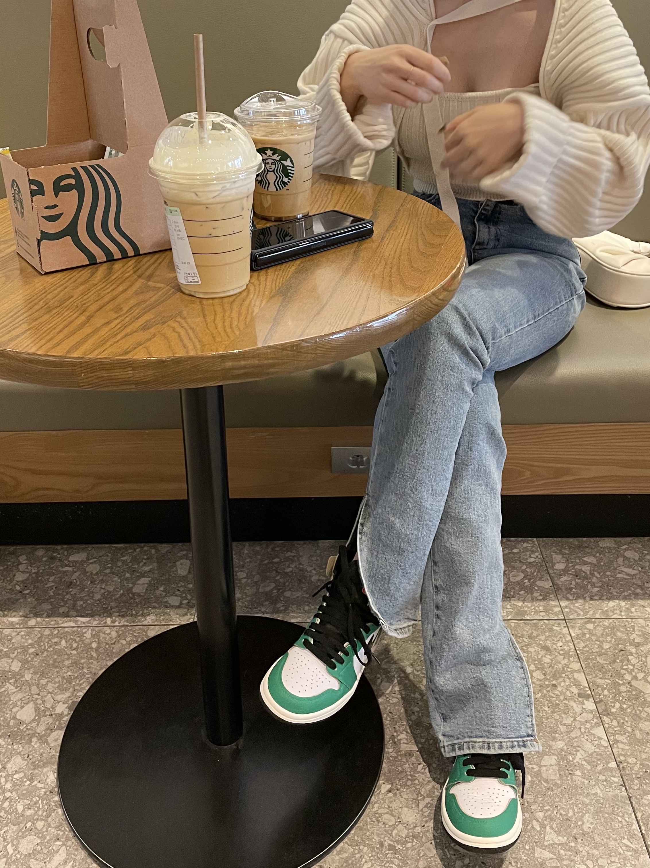 (W) Jordan 1 Retro High OG Lucky Green 착용 스타일 - 1