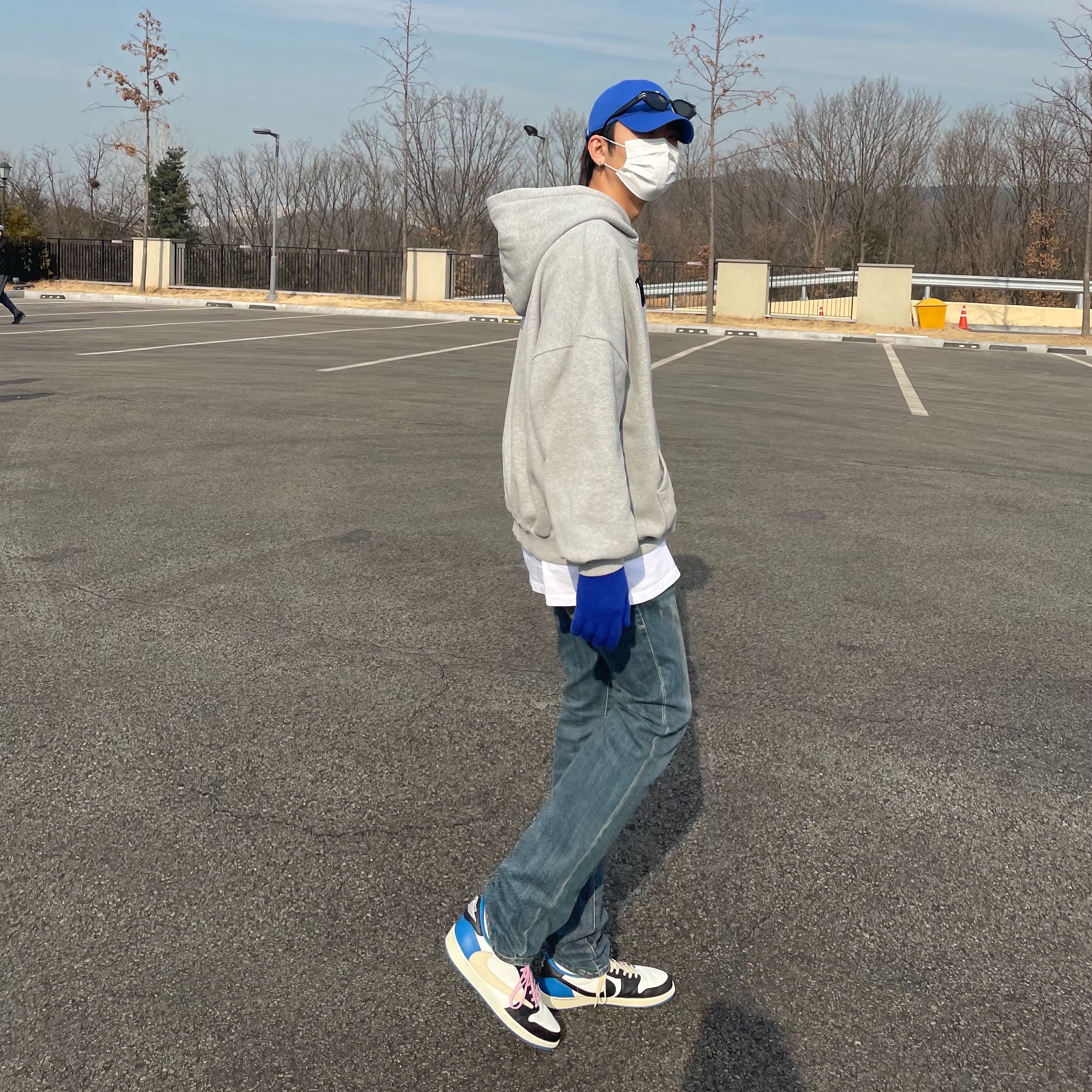 Jordan 1 x Travis Scott x Fragment Retro Low OG SP Military Blue 착용 스타일