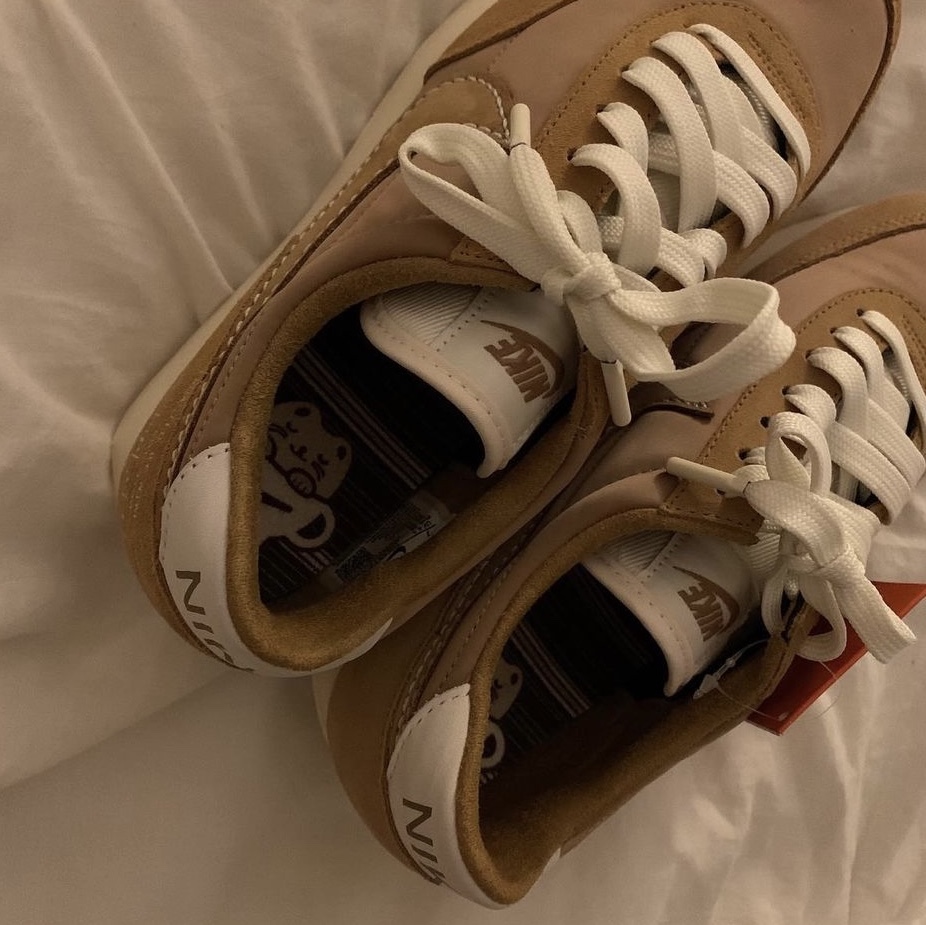 (W) Nike Daybreak Wheat Pale Ivory 착용 스타일
