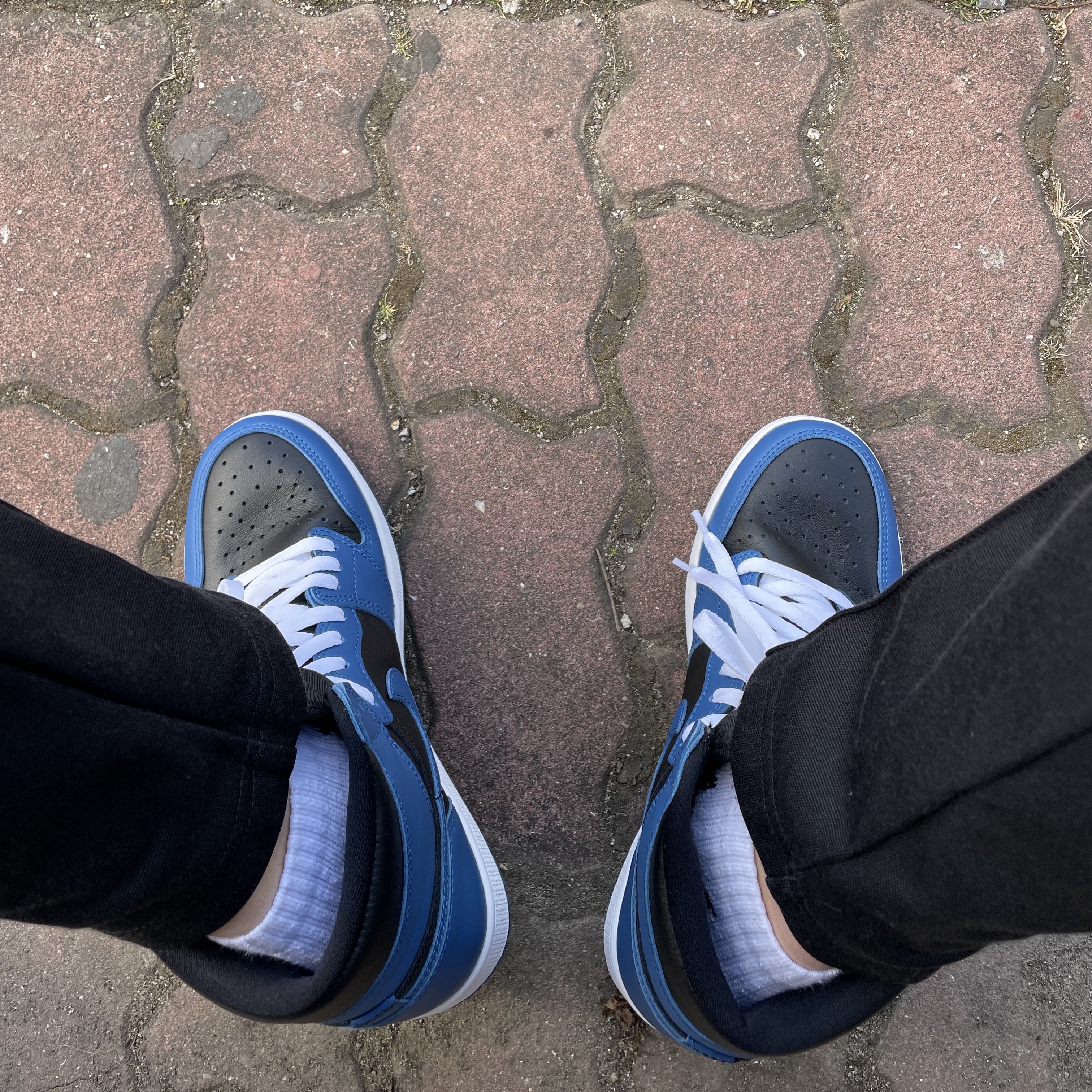Jordan 1 Retro High OG Dark Marina Blue 착용 스타일 - 2