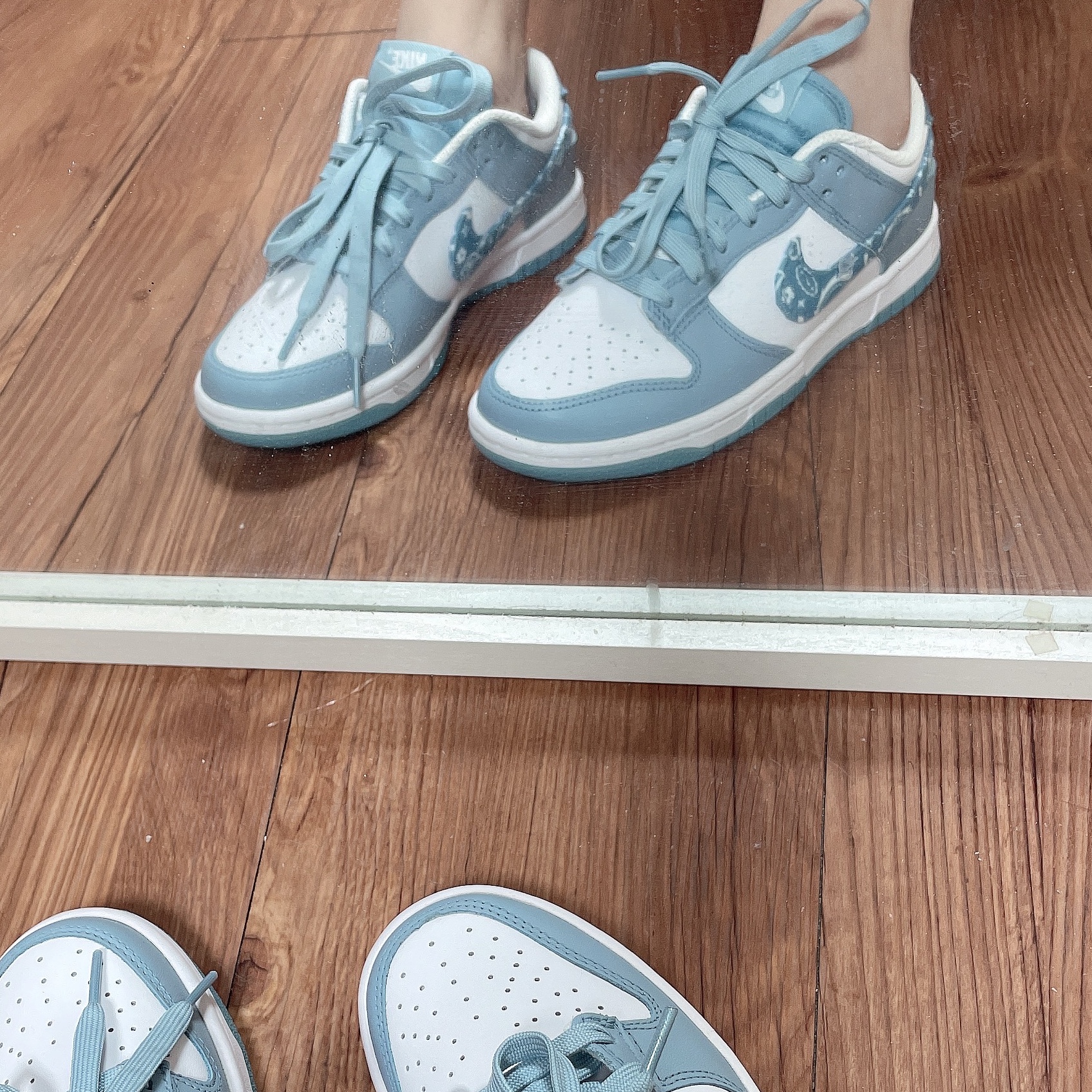 (W) Nike Dunk Low Essential Blue Paisley 착용 스타일