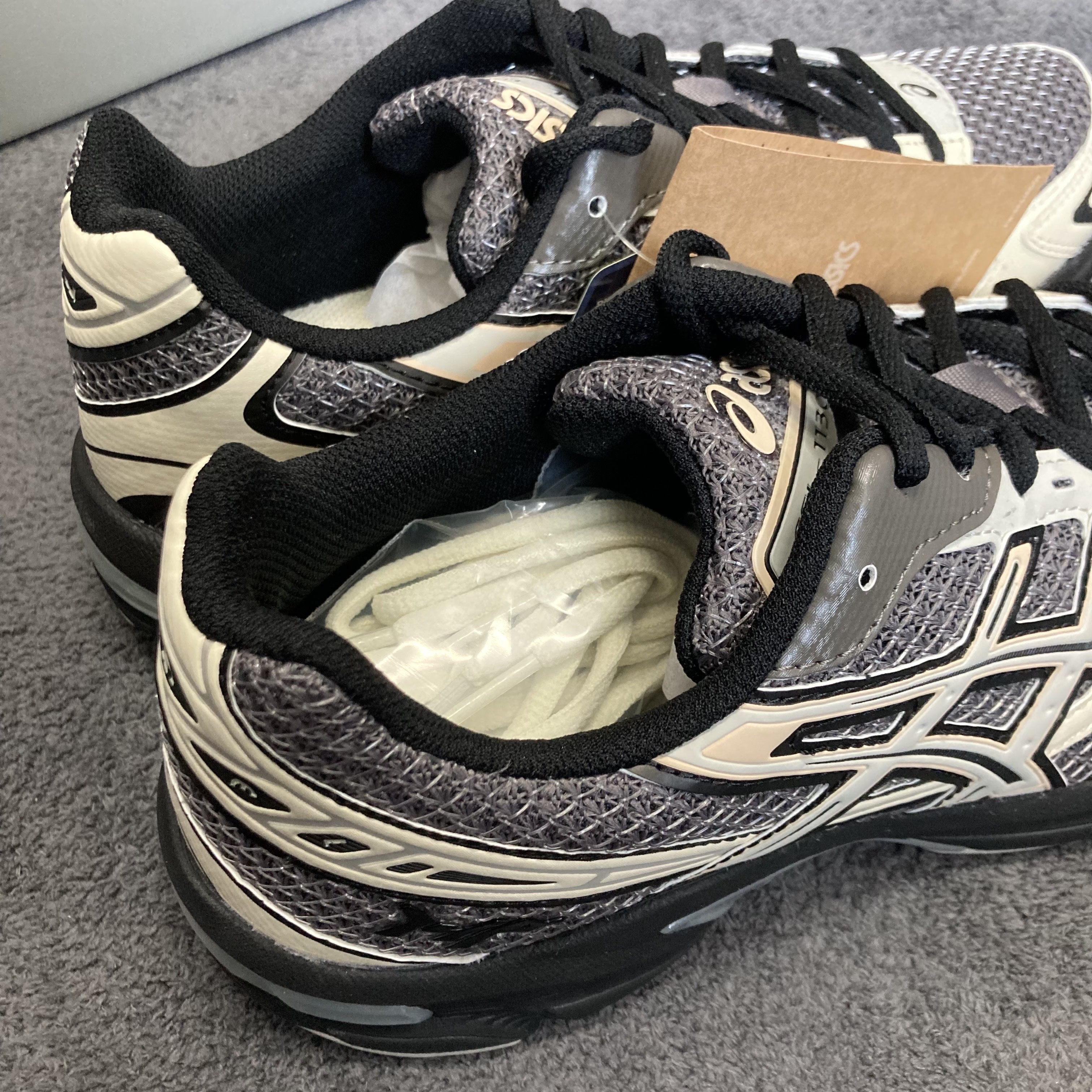 Asics x I4P Gel-1130 Mink Glacier Grey 착용 스타일 - 3