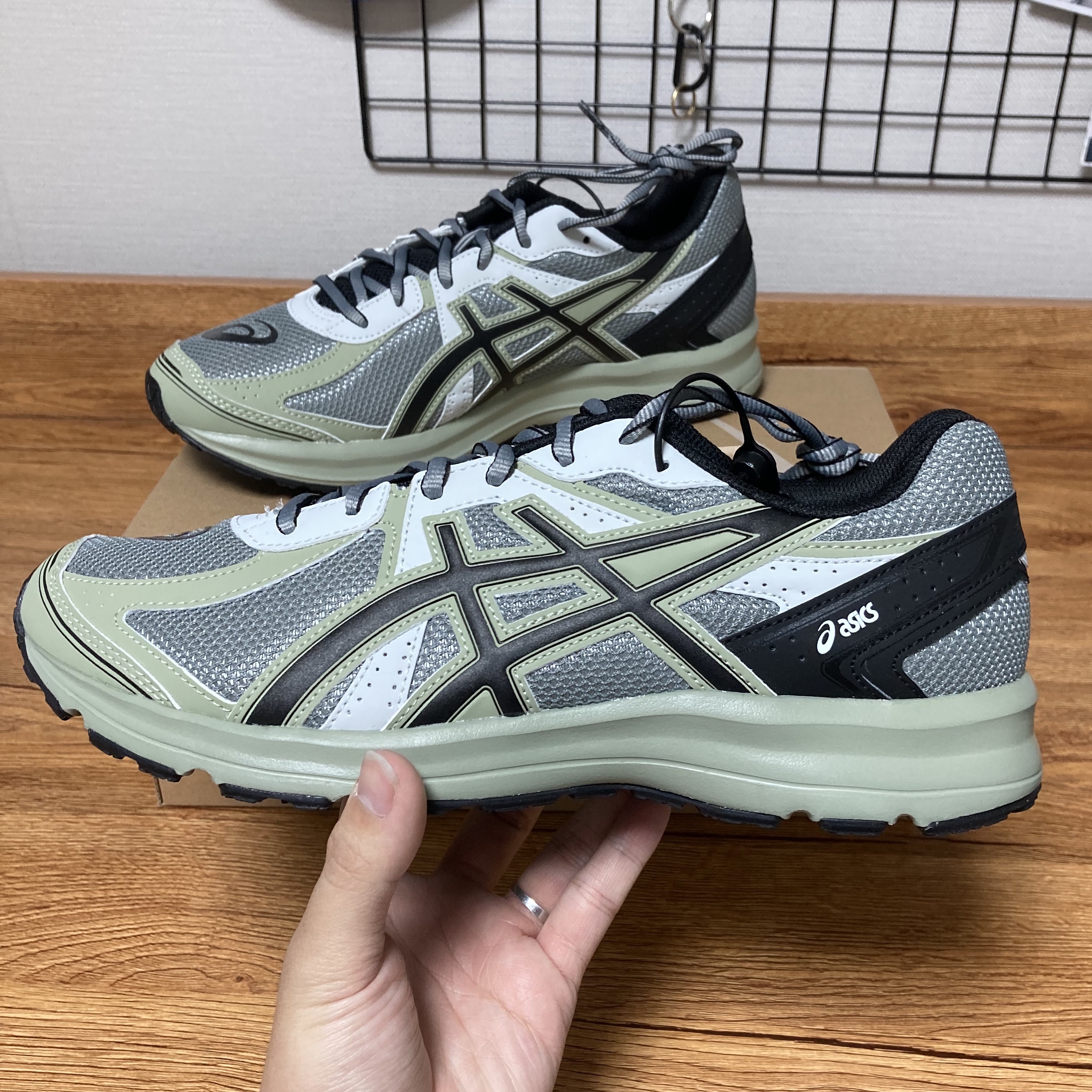 Asics Jog 100 S Sheet Rock - 2E Wide 착용 스타일