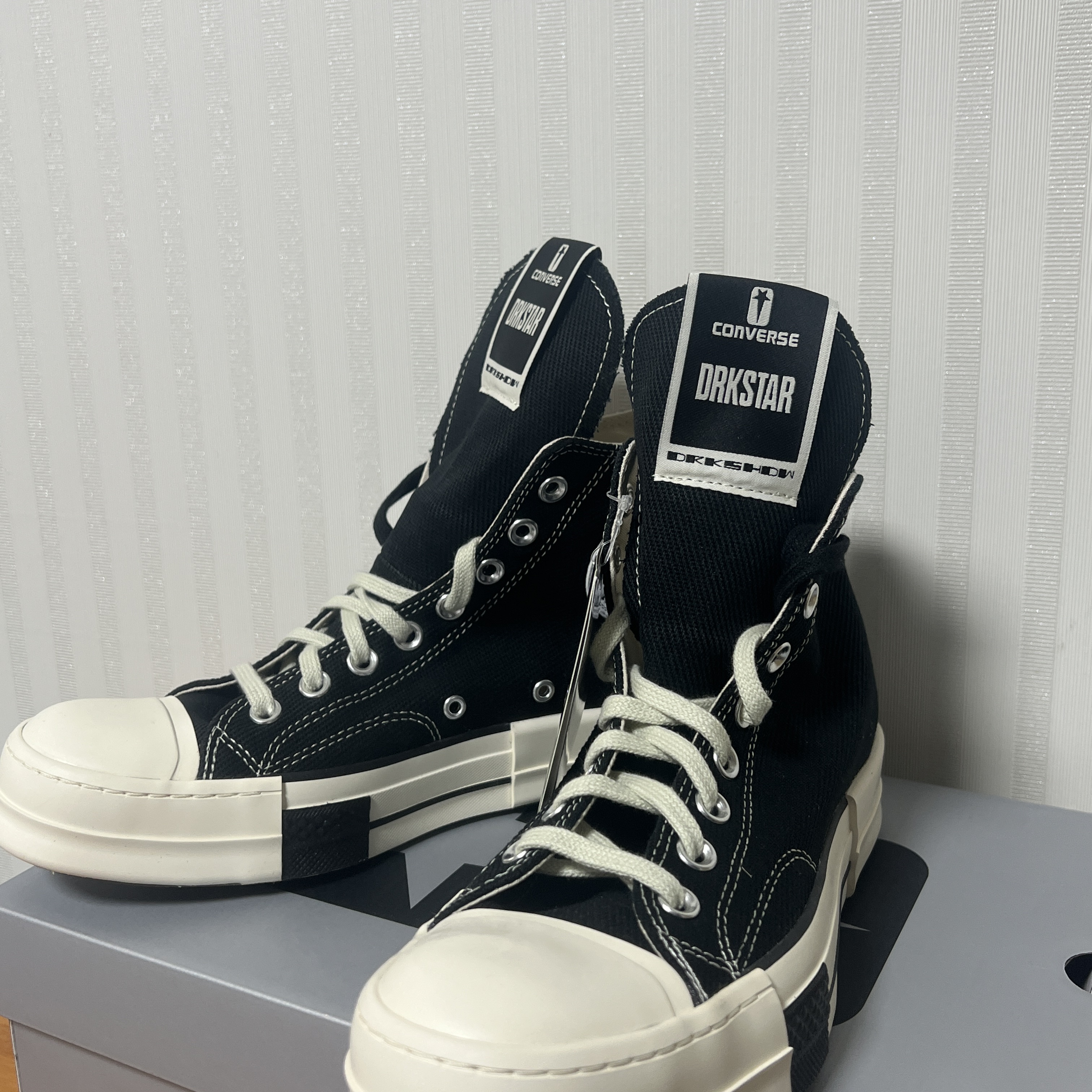 Converse x Drkshdw Drkstr Chuck 70 High Black 착용 스타일 - 5