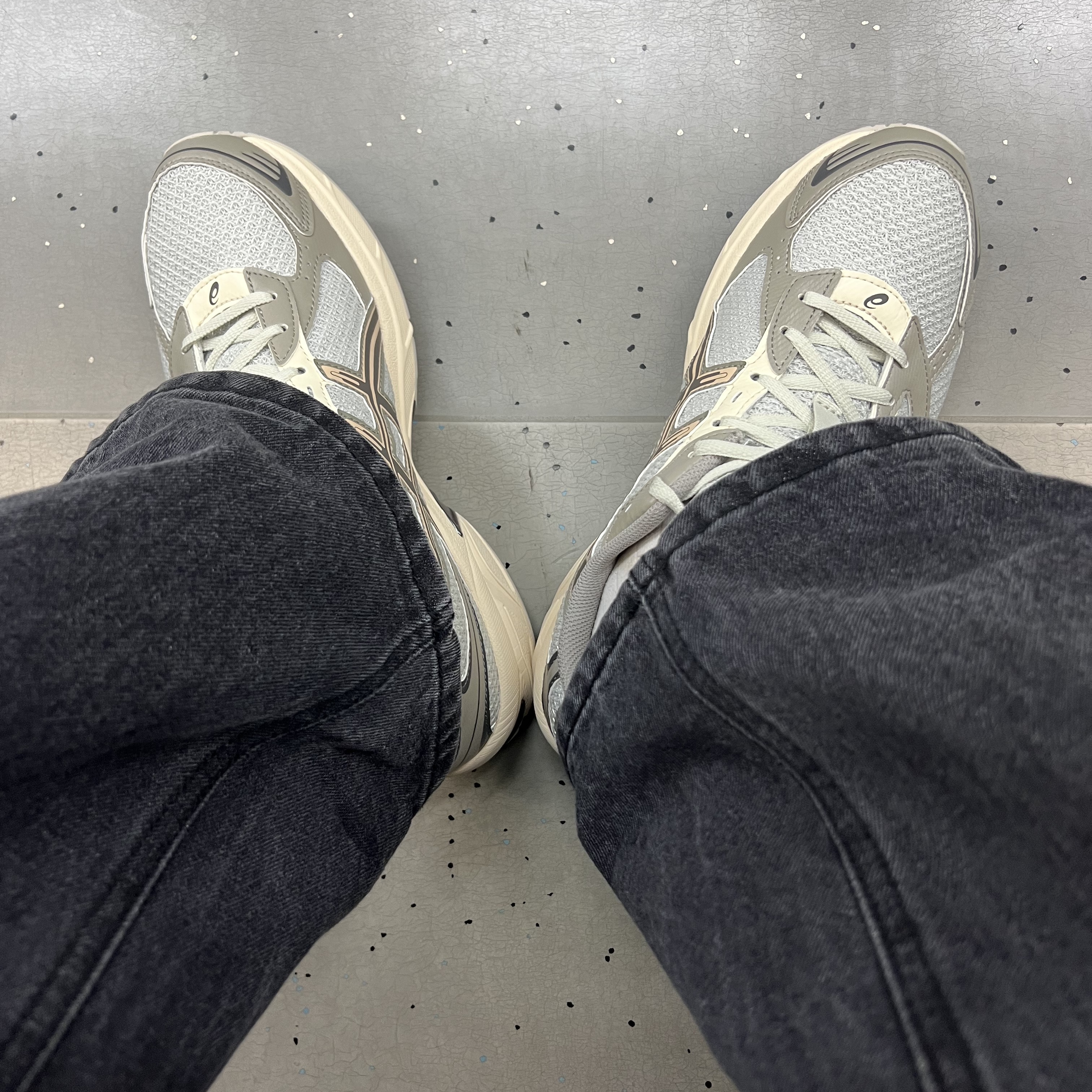 Asics x I4P Gel-1130 Glacier Grey Mink 착용 스타일 - 1