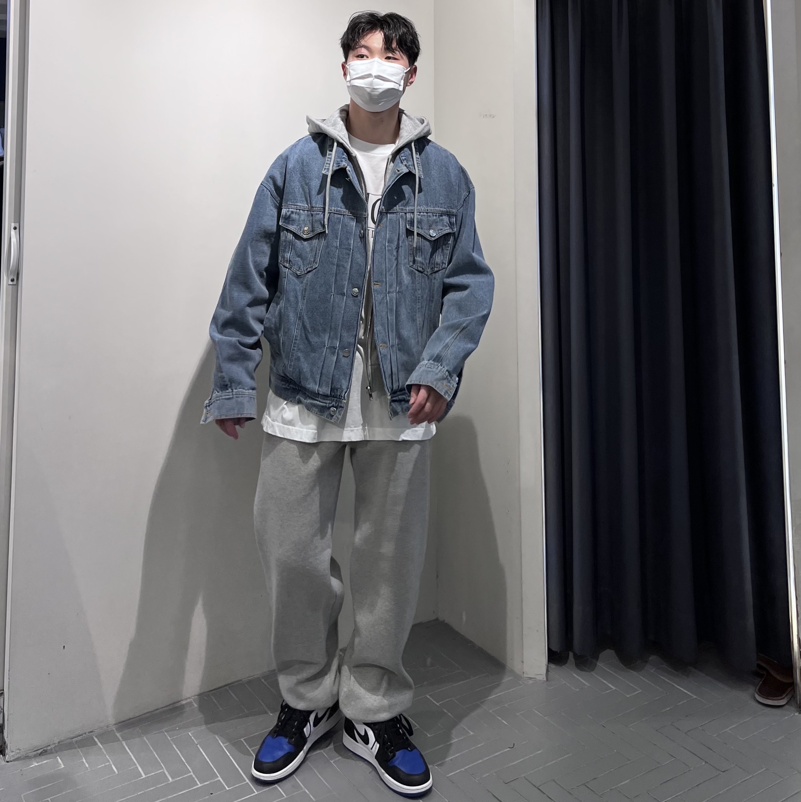 Jordan 1 Retro High OG Royal Toe 착용 스타일 - 2