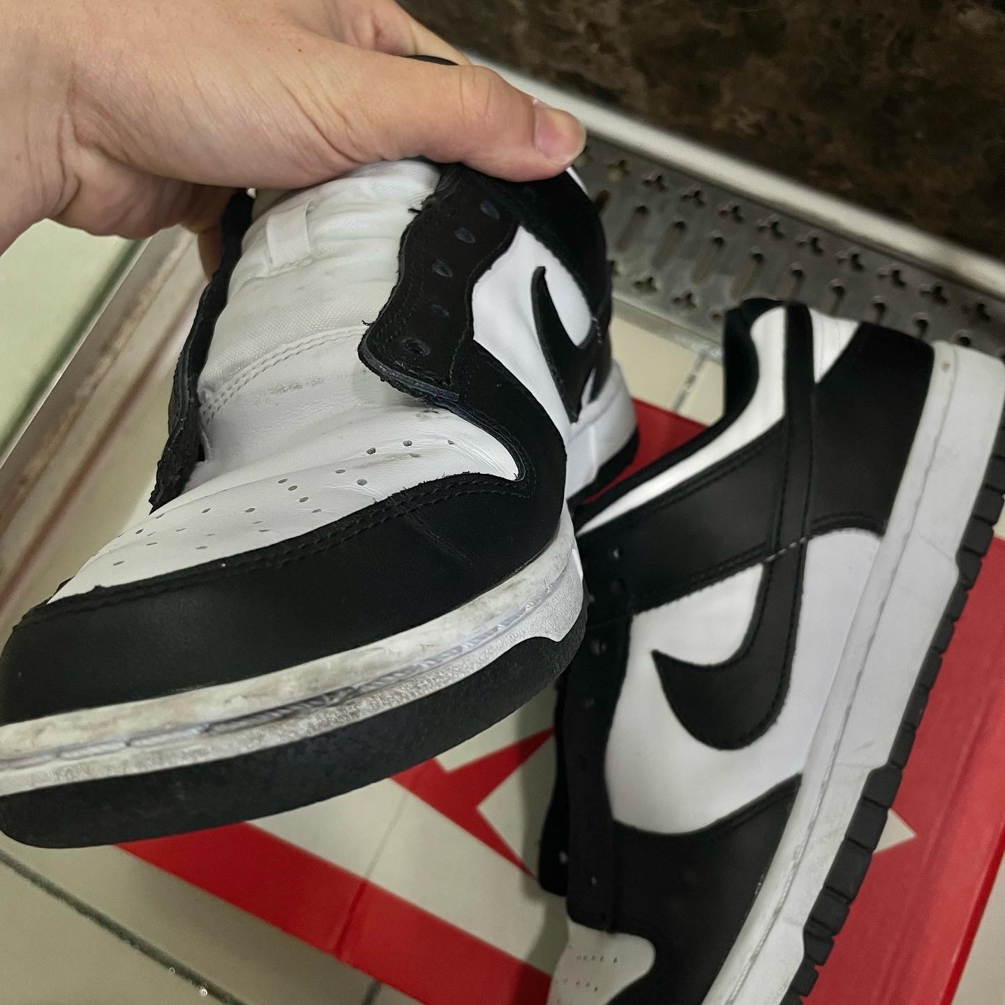 Nike Dunk Low Retro Black 착용 스타일 - 2