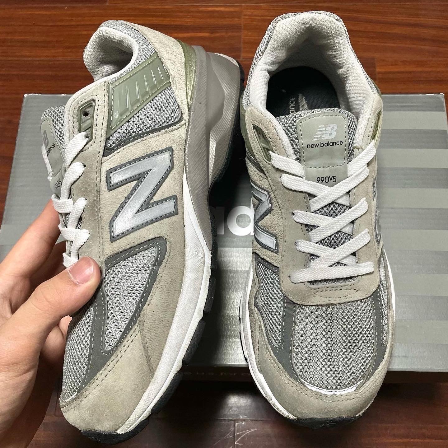 New Balance 990v5 Made in USA Grey - D Standard 착용 스타일 - 5