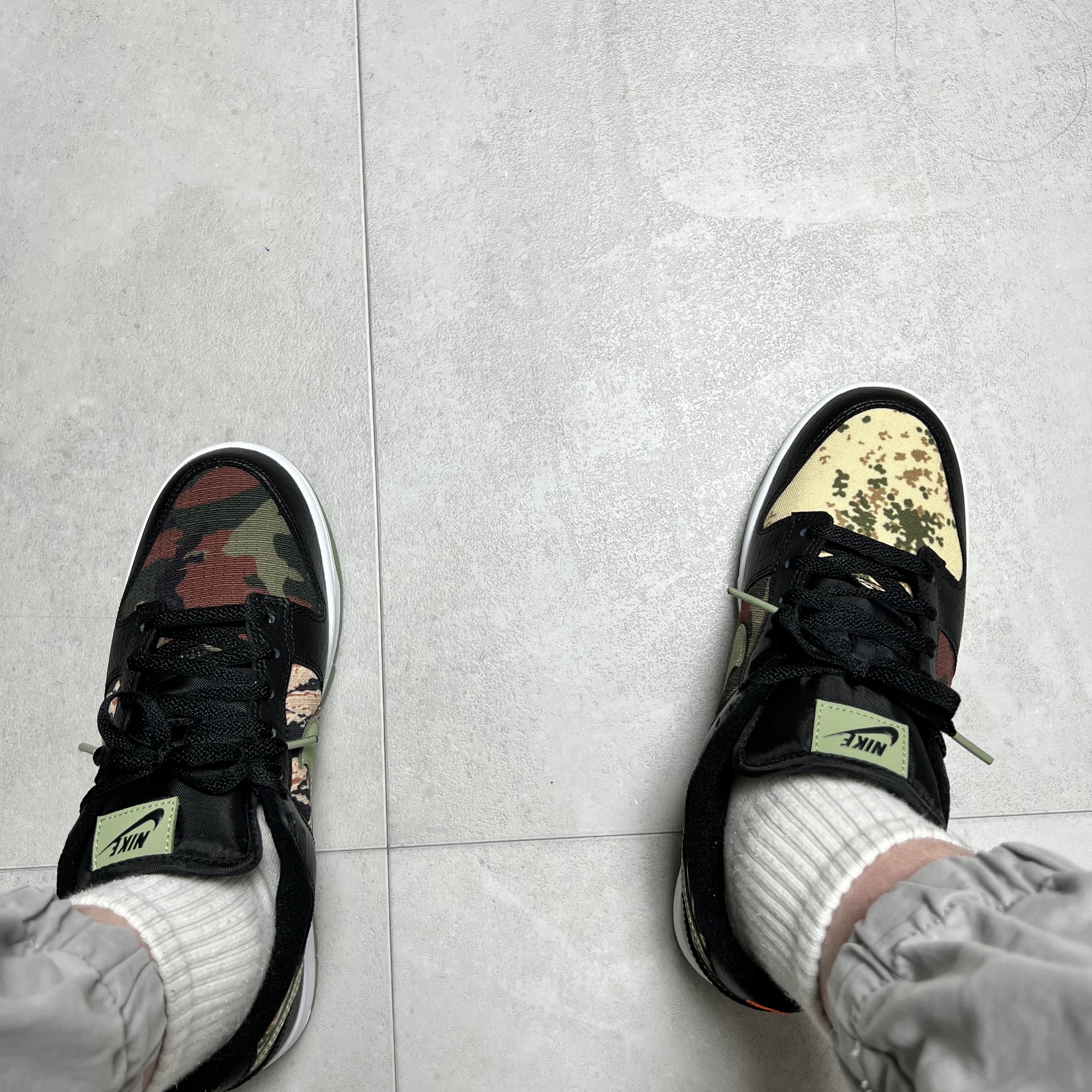 Nike Dunk Low SE Black Multi Camo, Jordan 1 Low OG Ghost Green 착용 스타일 - 4