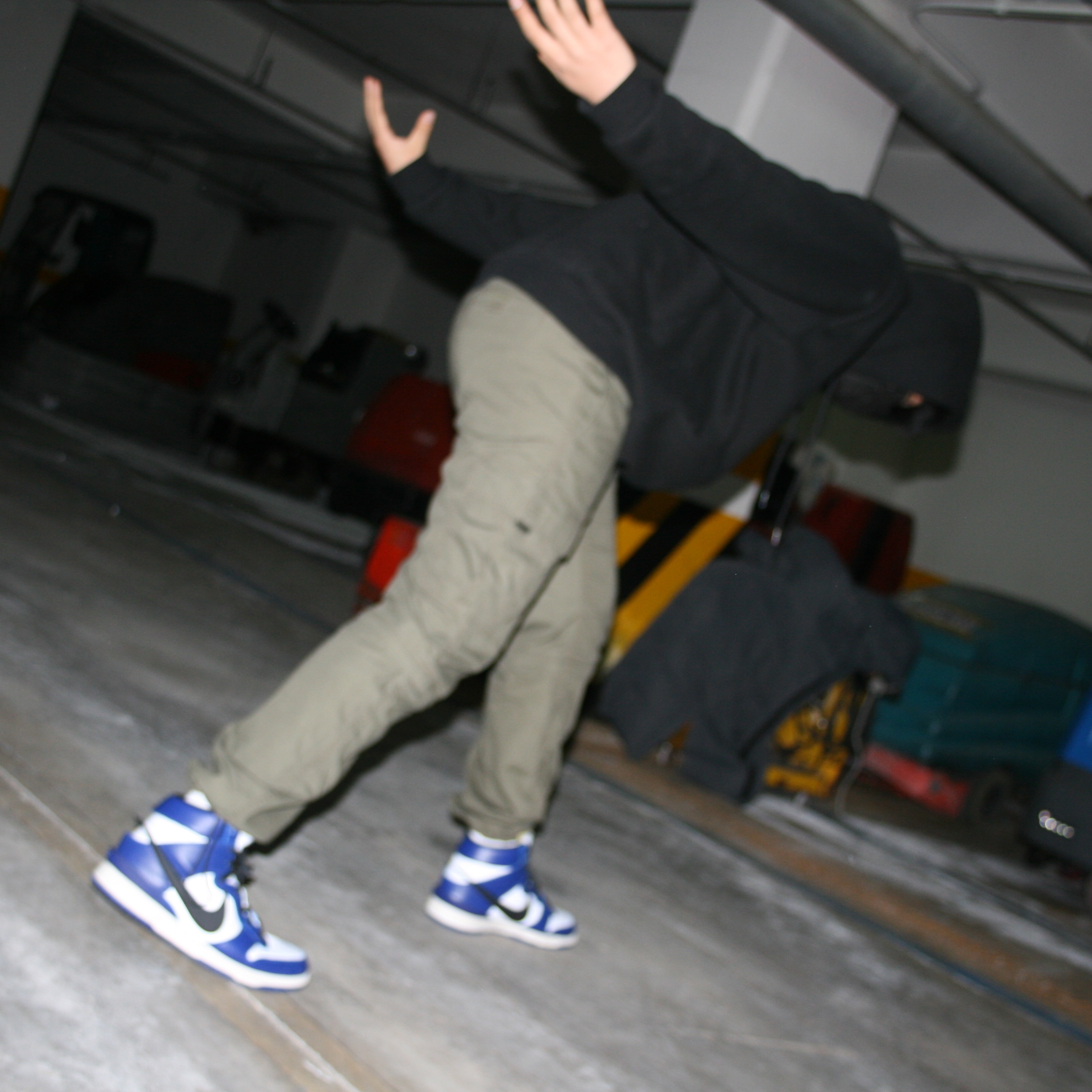 Nike x Ambush Dunk High Deep Royal Blue 착용 스타일 - 3