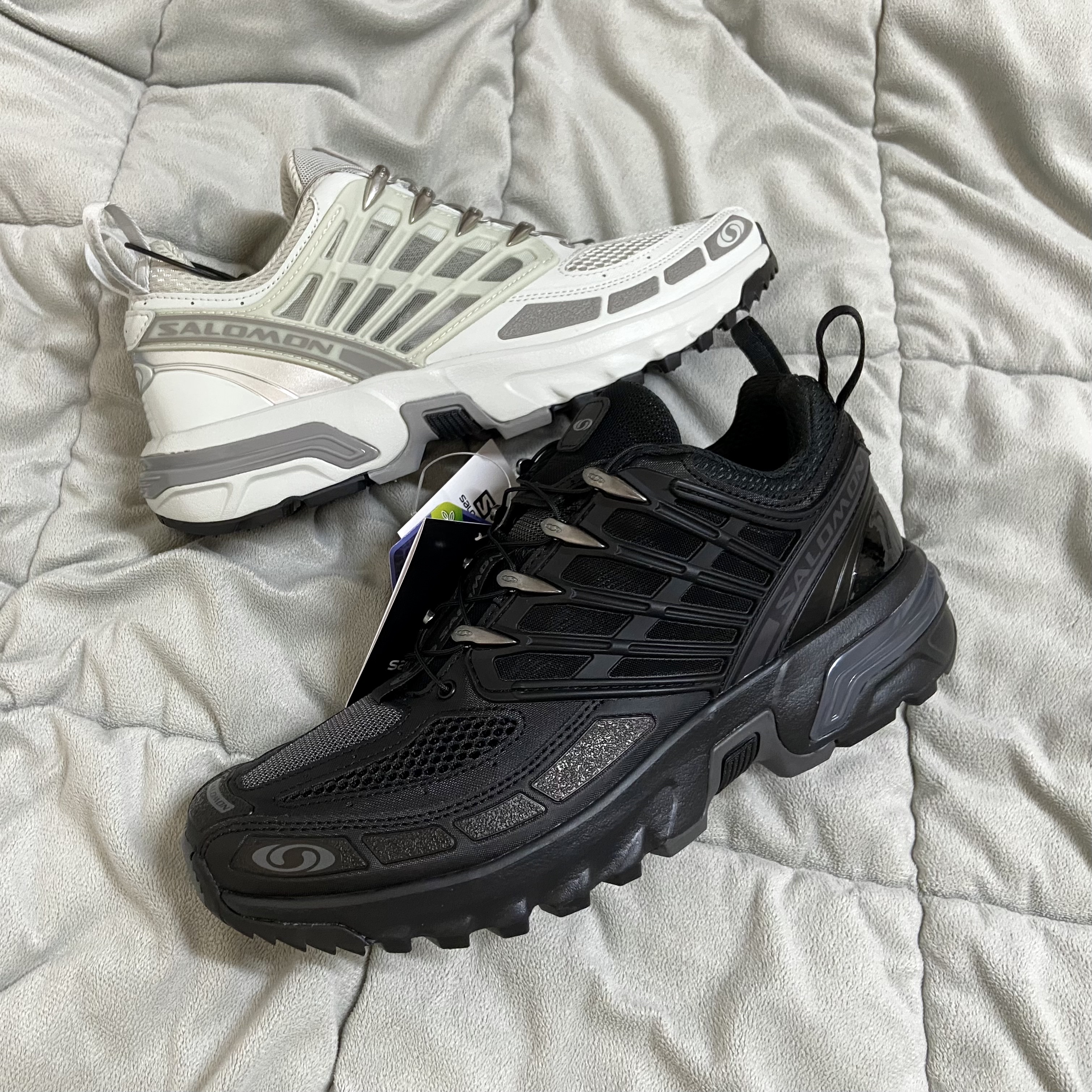 Salomon ACS Pro ADV Metal Frost Grey, Salomon ACS Pro ADV Triple Black 착용 스타일 - 2