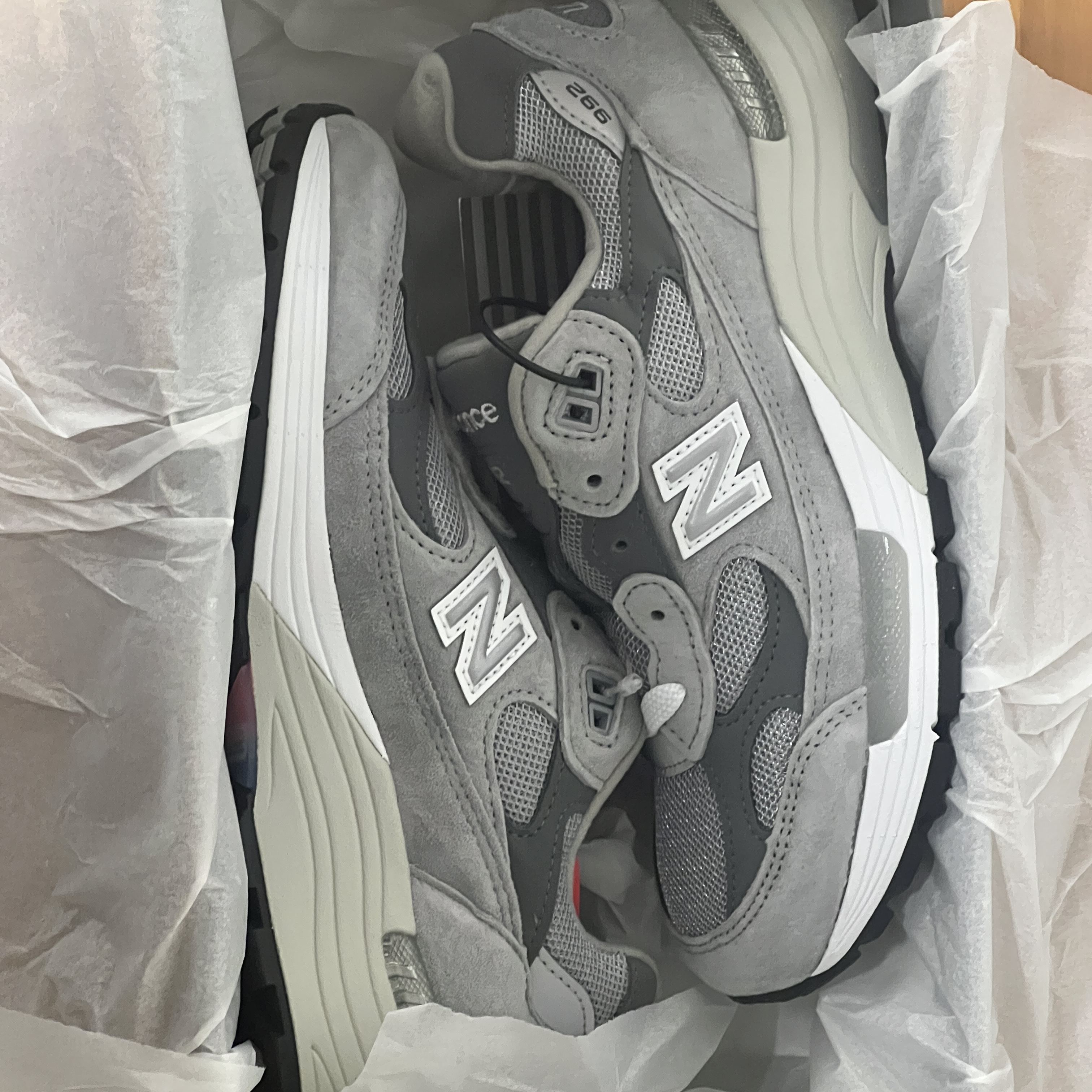 New Balance 992 Made in USA Grey - D Standard 착용 스타일 - 3