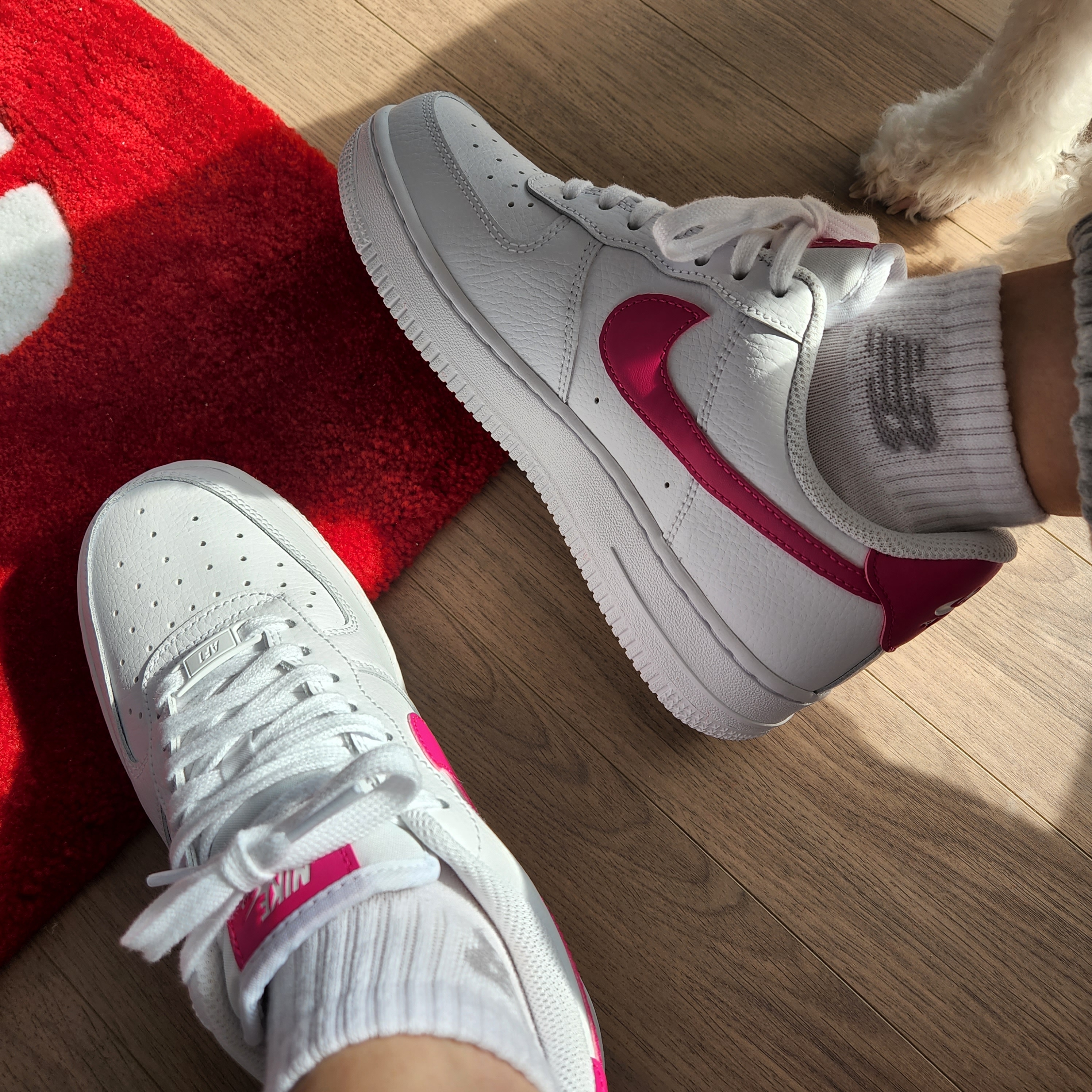(W) Nike Air Force 1 '07 White Pink Prime, (W) Nike Air Force 1 '07 Low White Black 착용 스타일 - 1