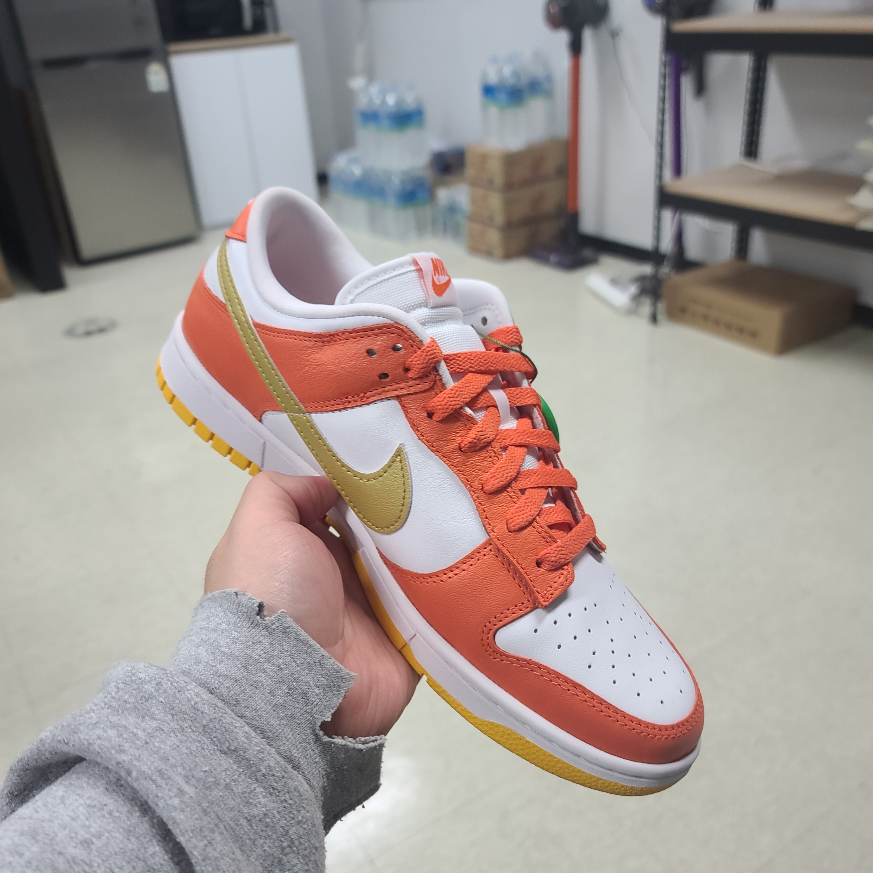 (W) Nike Dunk Low University Gold 착용 스타일