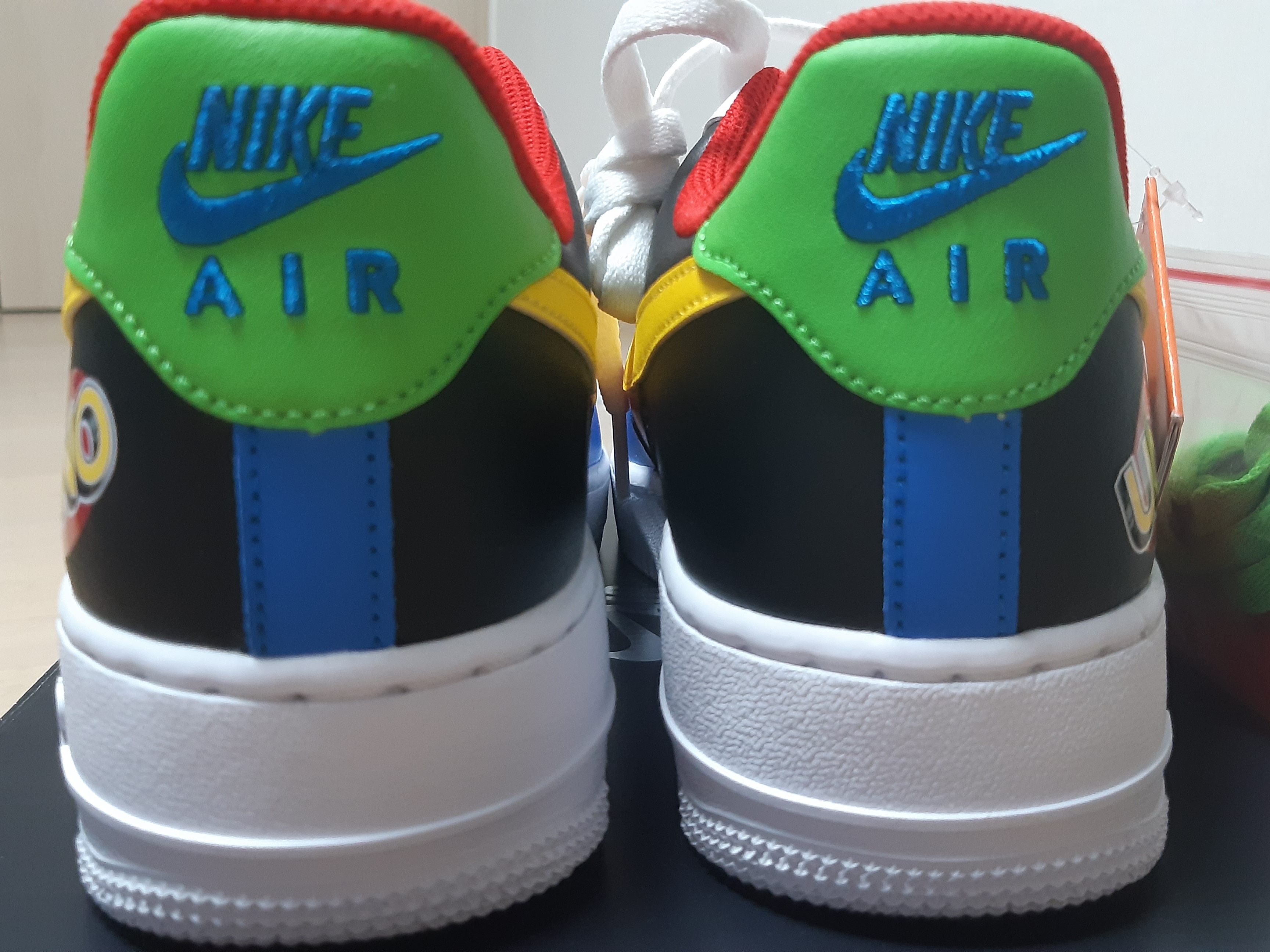 Nike x UNO Air Force 1 '07 QS White Yellow Zest 착용 스타일 - 4