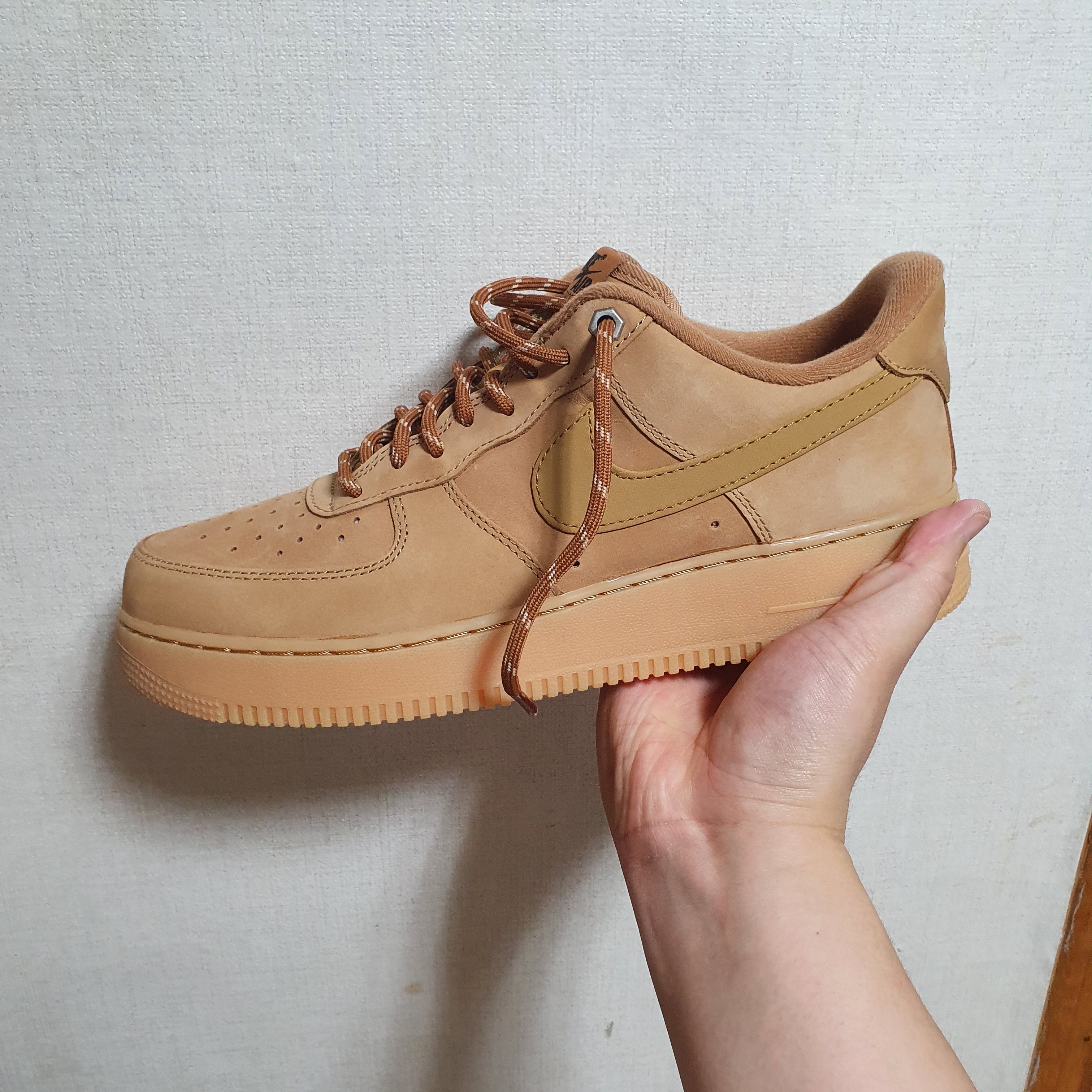 Nike Air Force 1 '07 WB Flax 착용 스타일 - 3