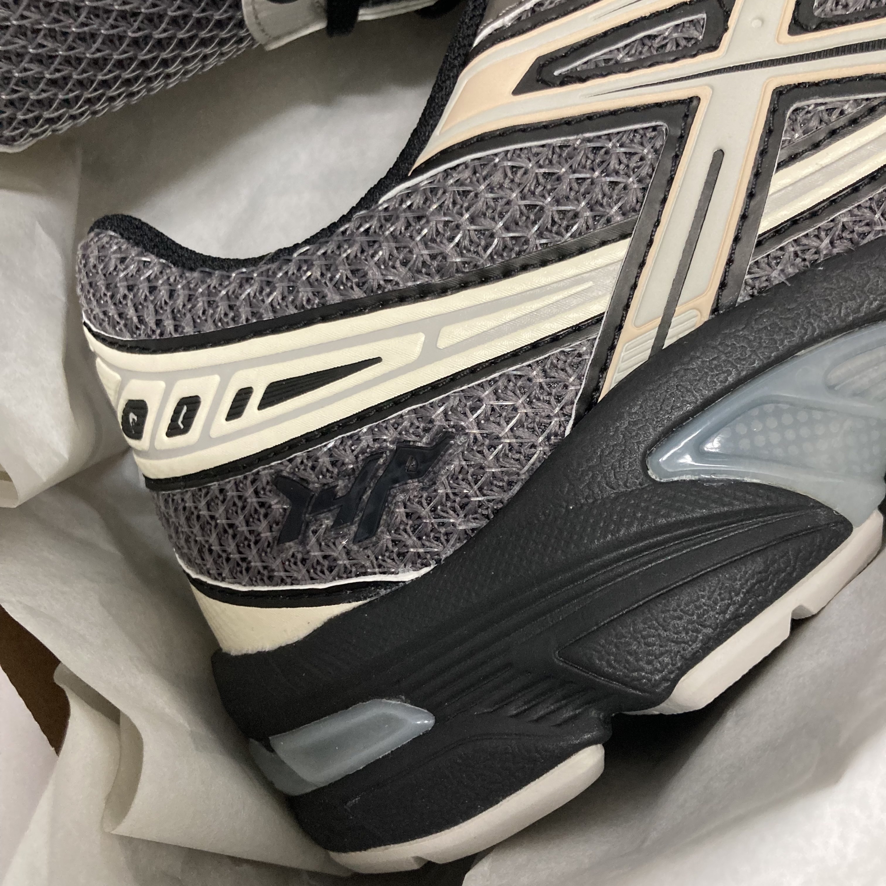 Asics x I4P Gel-1130 Mink Glacier Grey 착용 스타일 - 2
