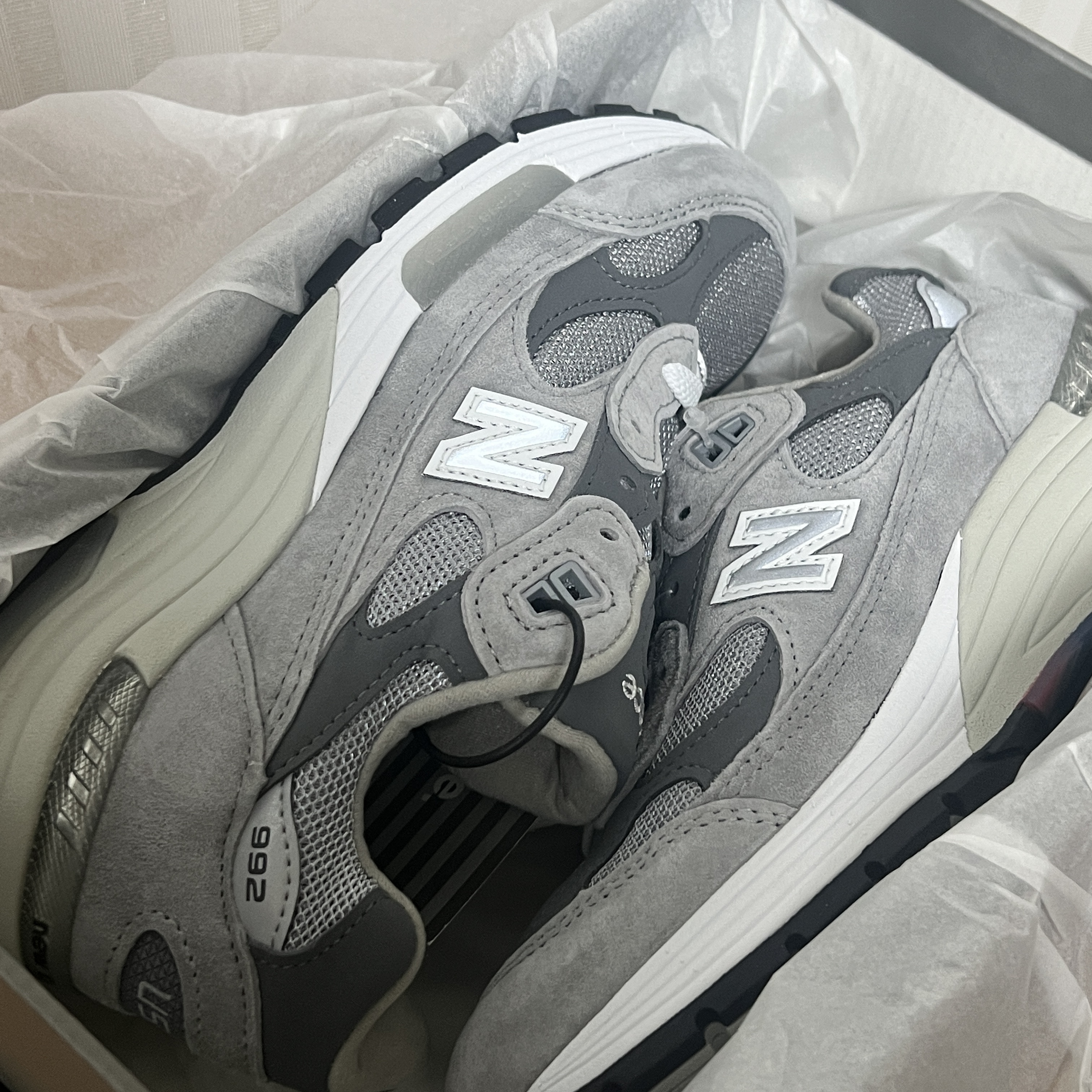 New Balance 992 Made in USA Grey - D Standard 착용 스타일 - 2