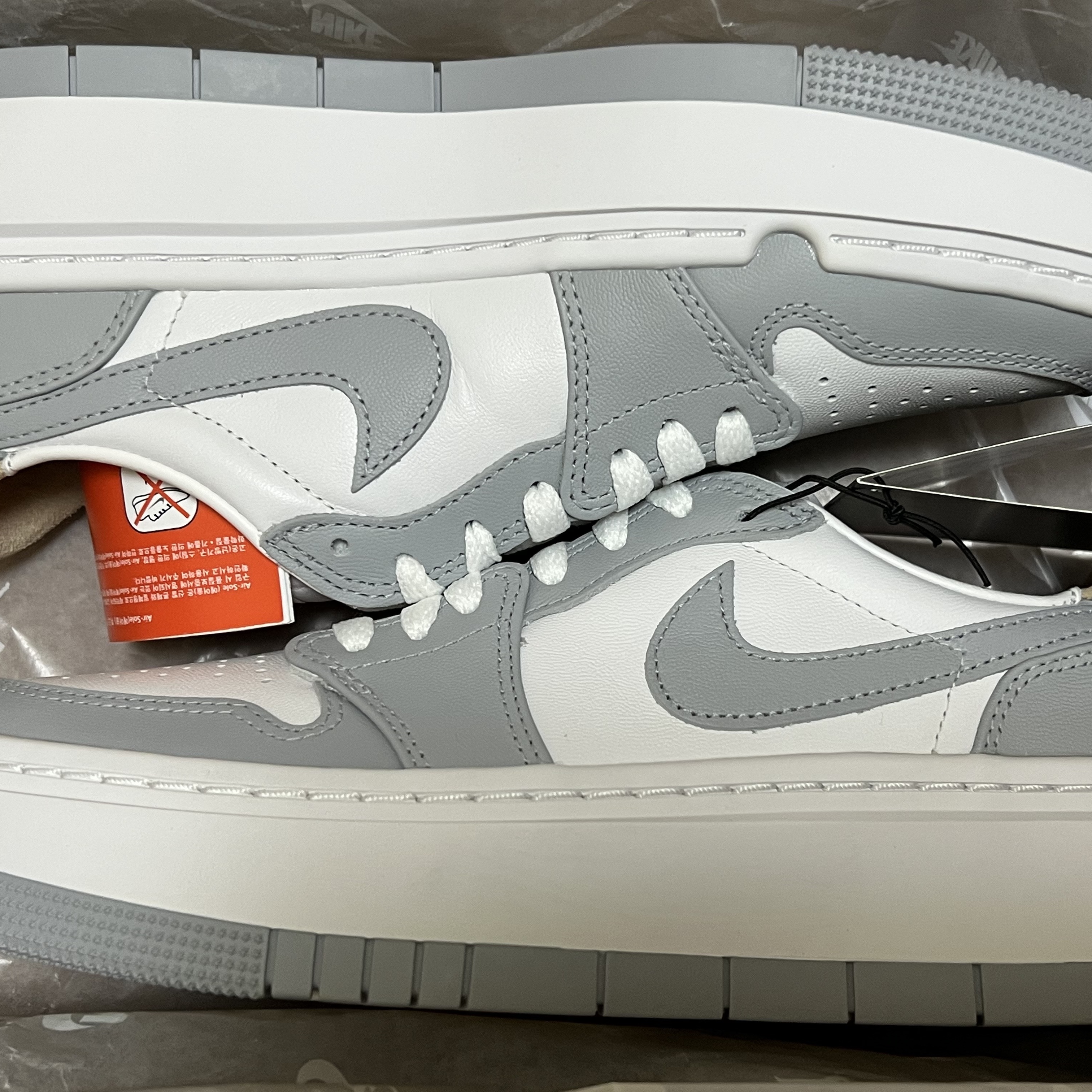 (W) Jordan 1 Elevate Low White and Wolf Grey 착용 스타일
