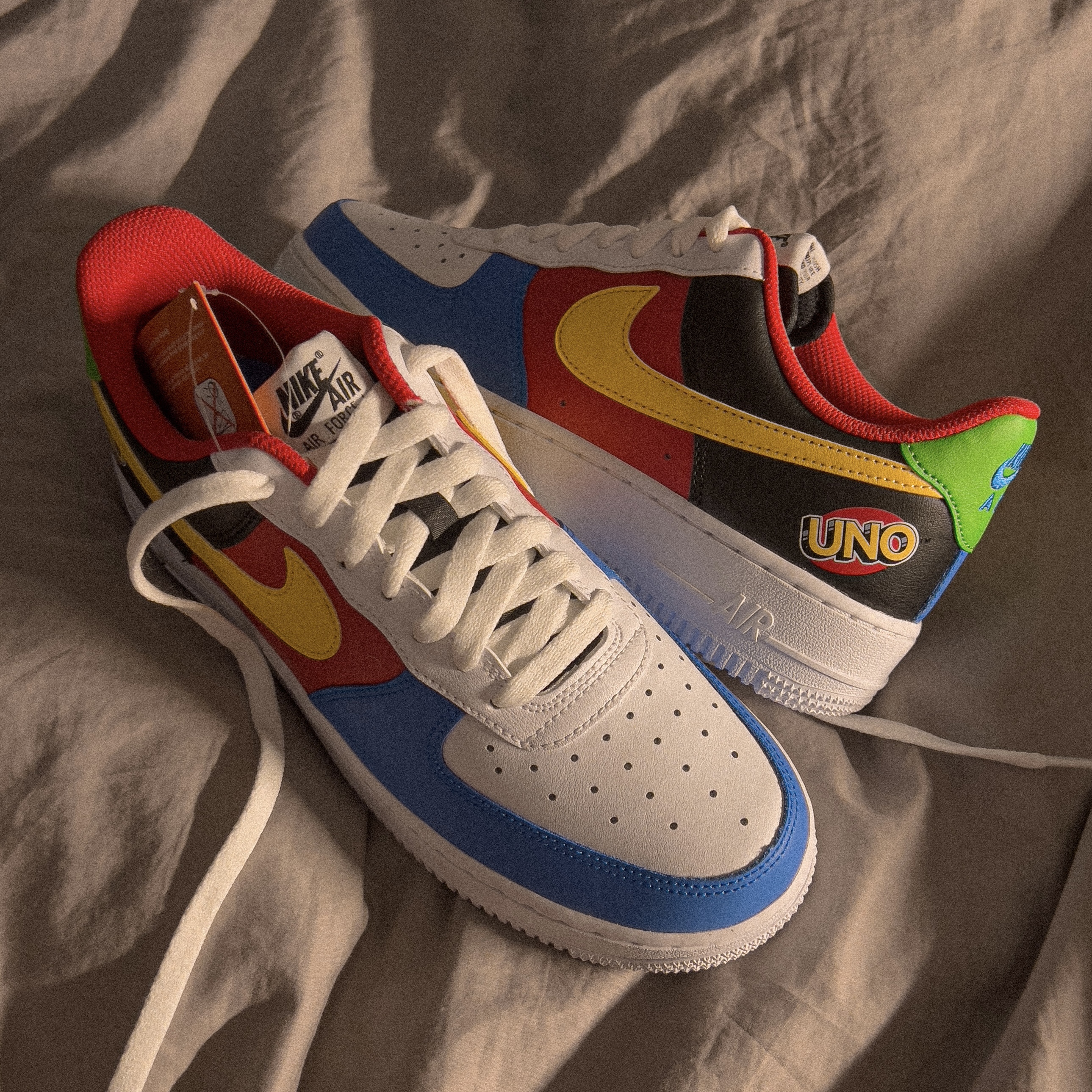 Nike x UNO Air Force 1 '07 QS White Yellow Zest 착용 스타일