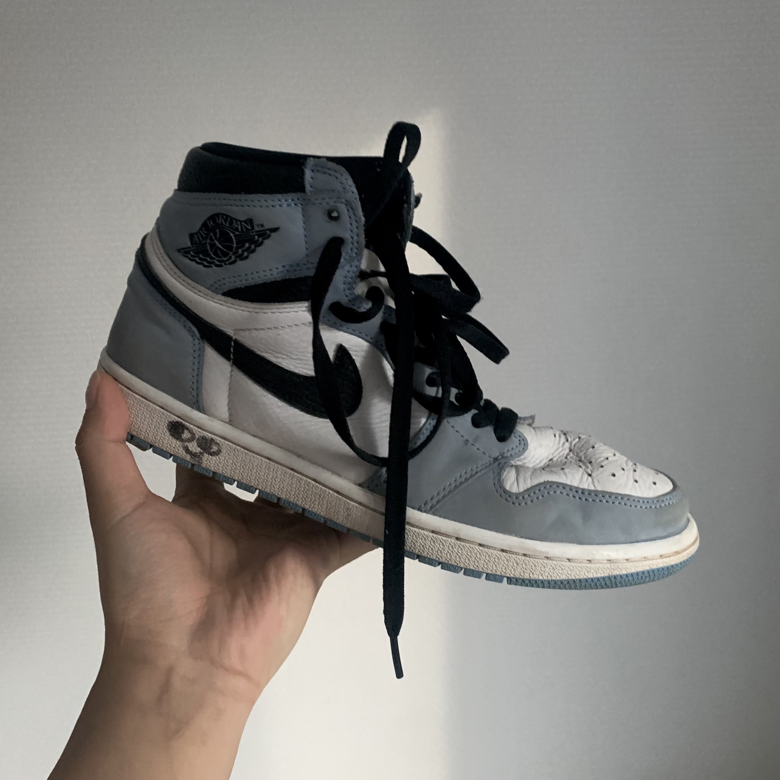 Jordan 1 Retro High OG University Blue 착용 스타일