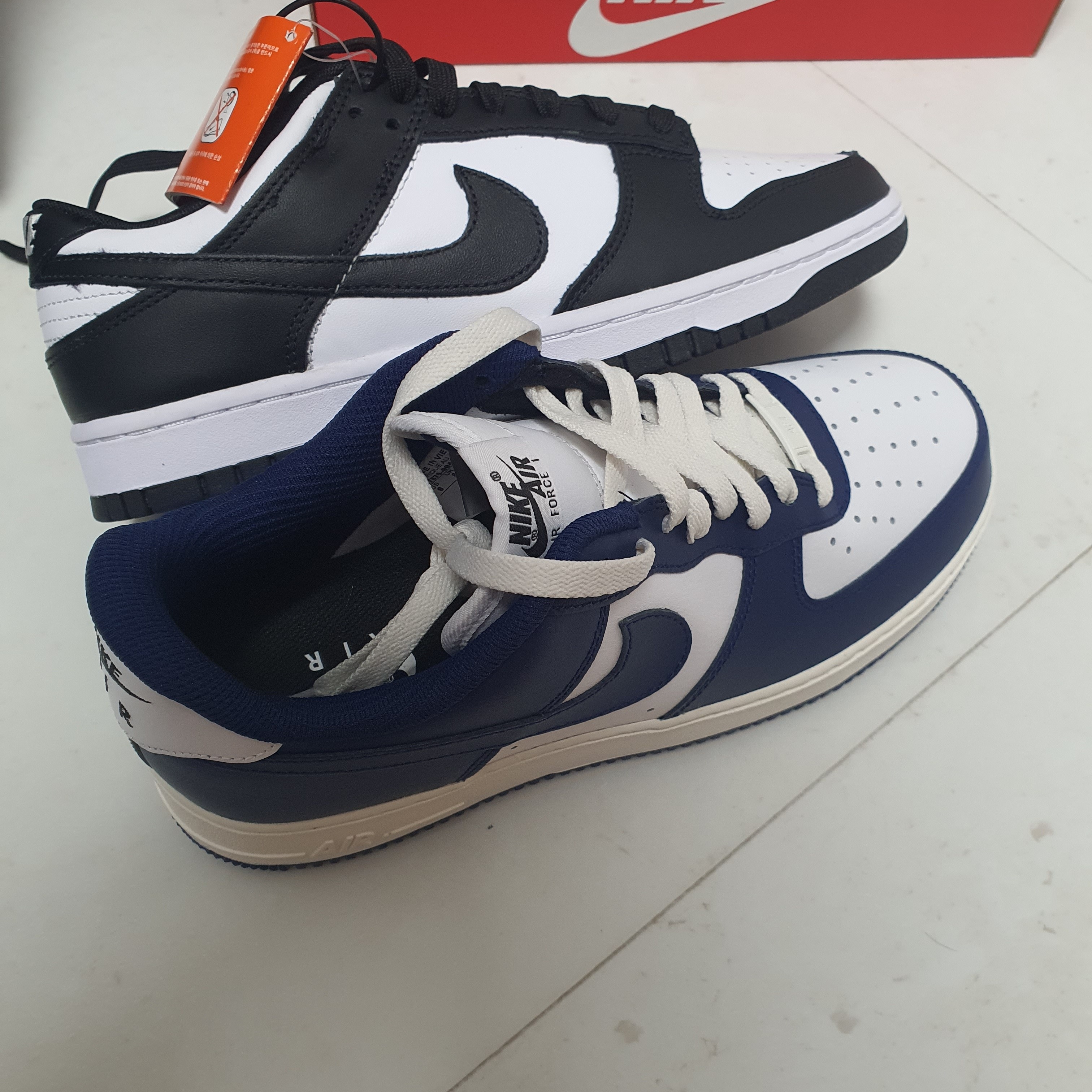 Nike Dunk Low Retro Black, Nike Air Force 1 '07 Low White 착용 스타일 - 2