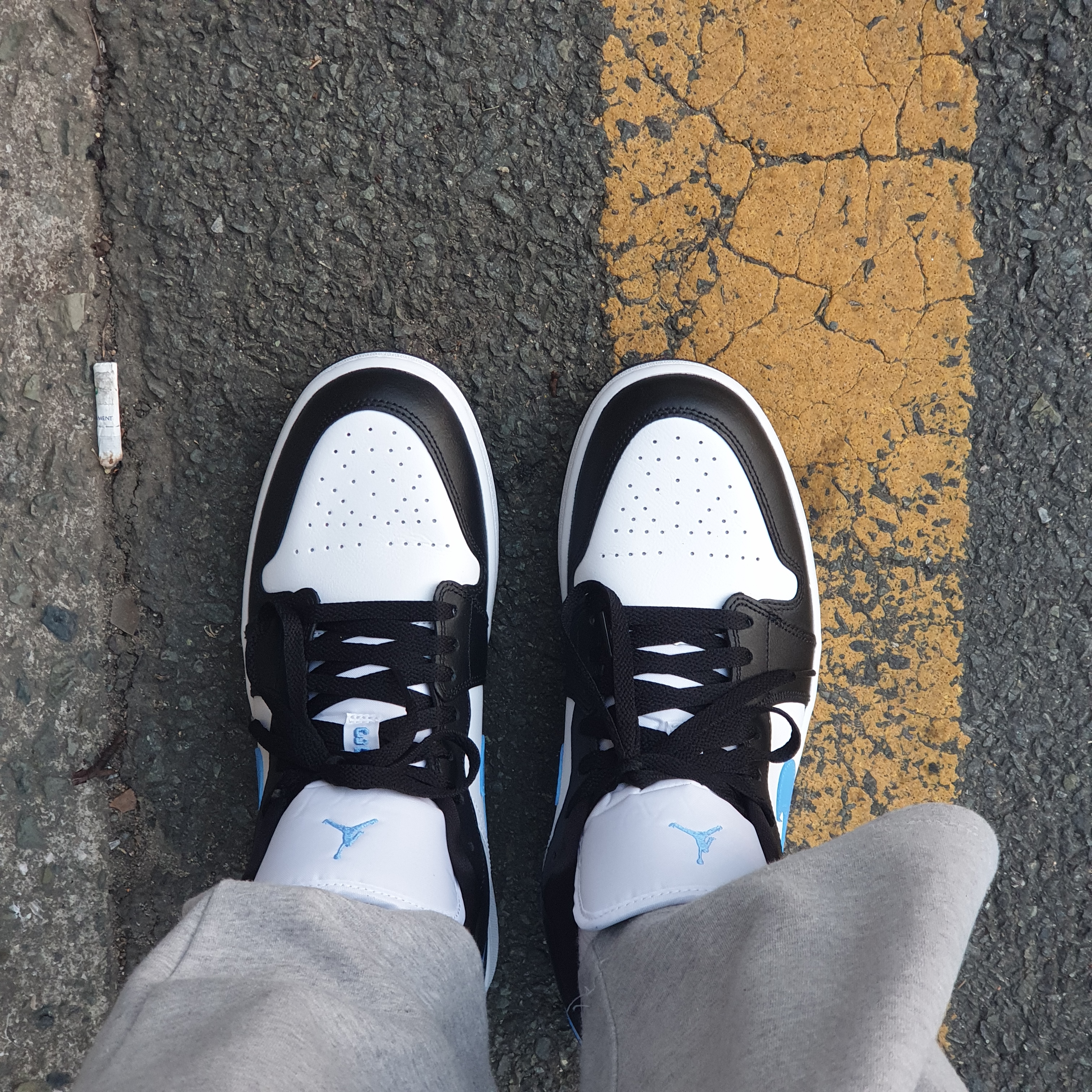 (W) Jordan 1 Low Black University Blue 착용 스타일