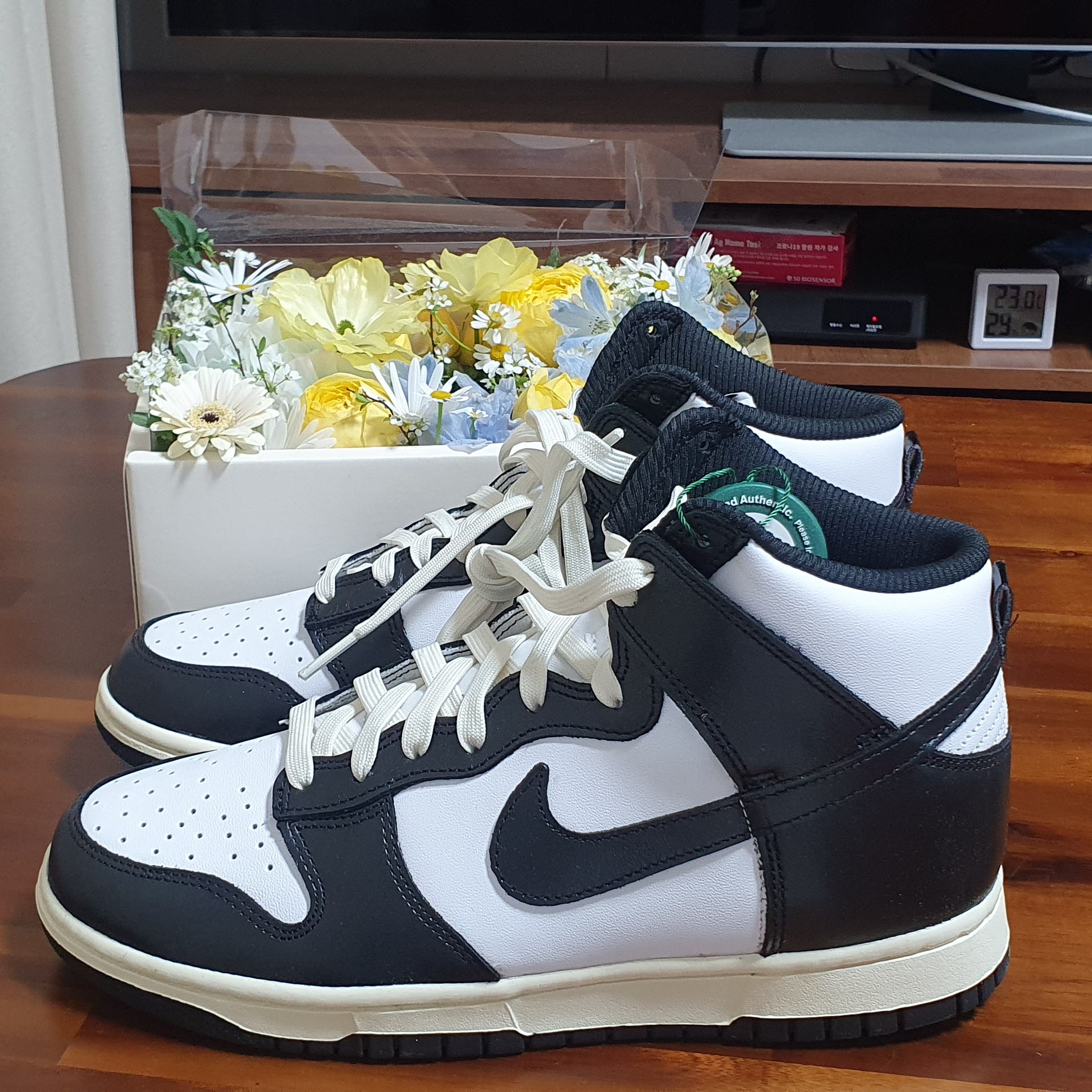 (W) Nike Dunk High Vintage Black 착용 스타일