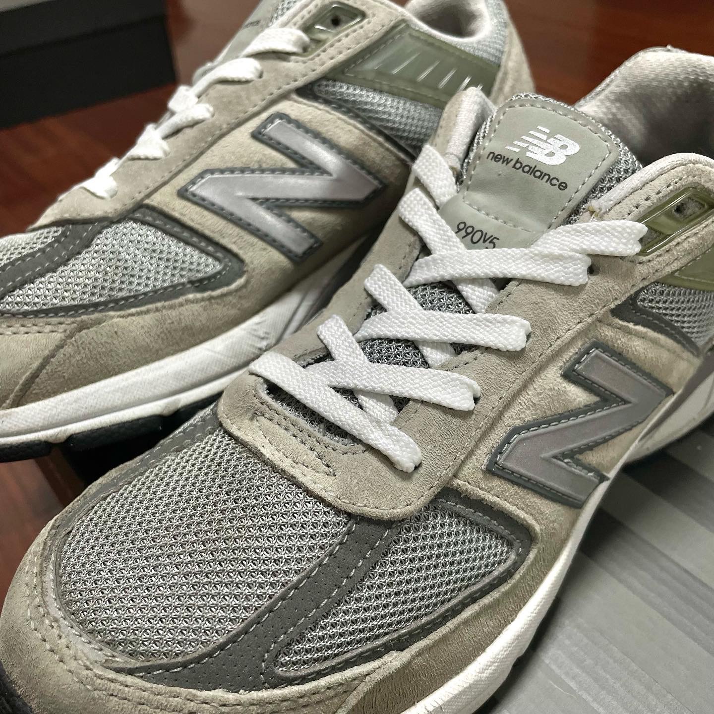 New Balance 990v5 Made in USA Grey - D Standard 착용 스타일 - 4