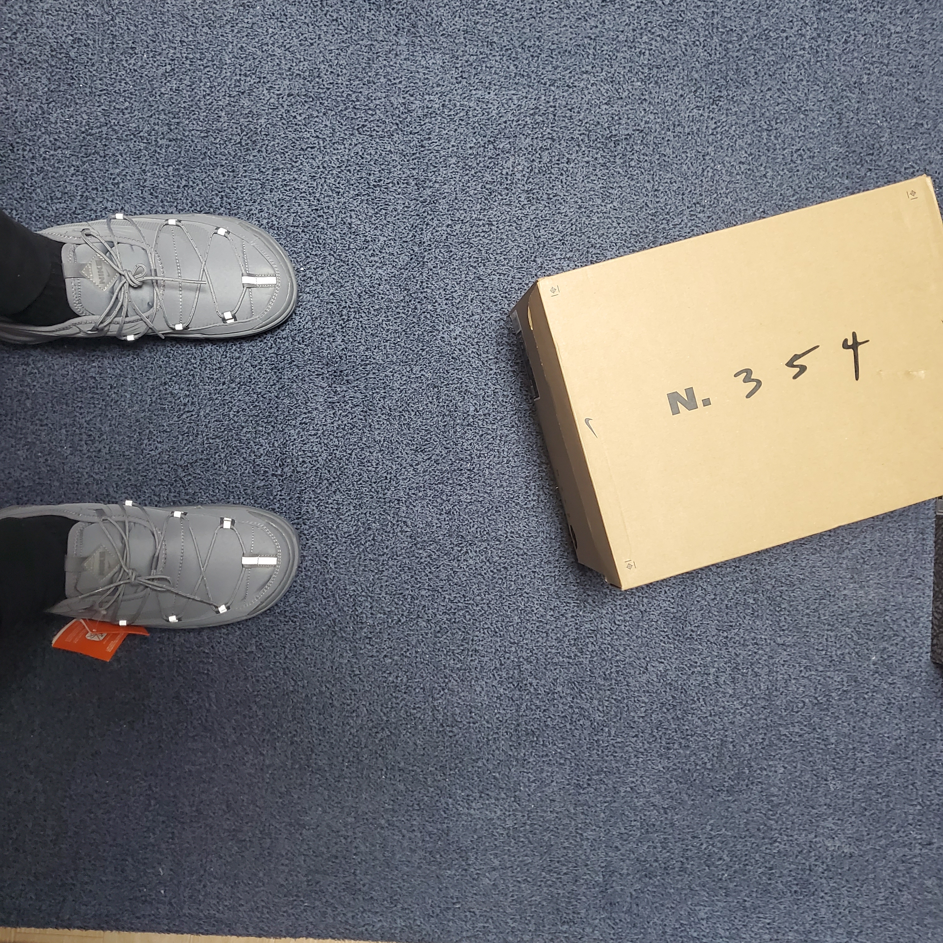 Nike Offline Pack Cool Grey 착용 스타일 - 2