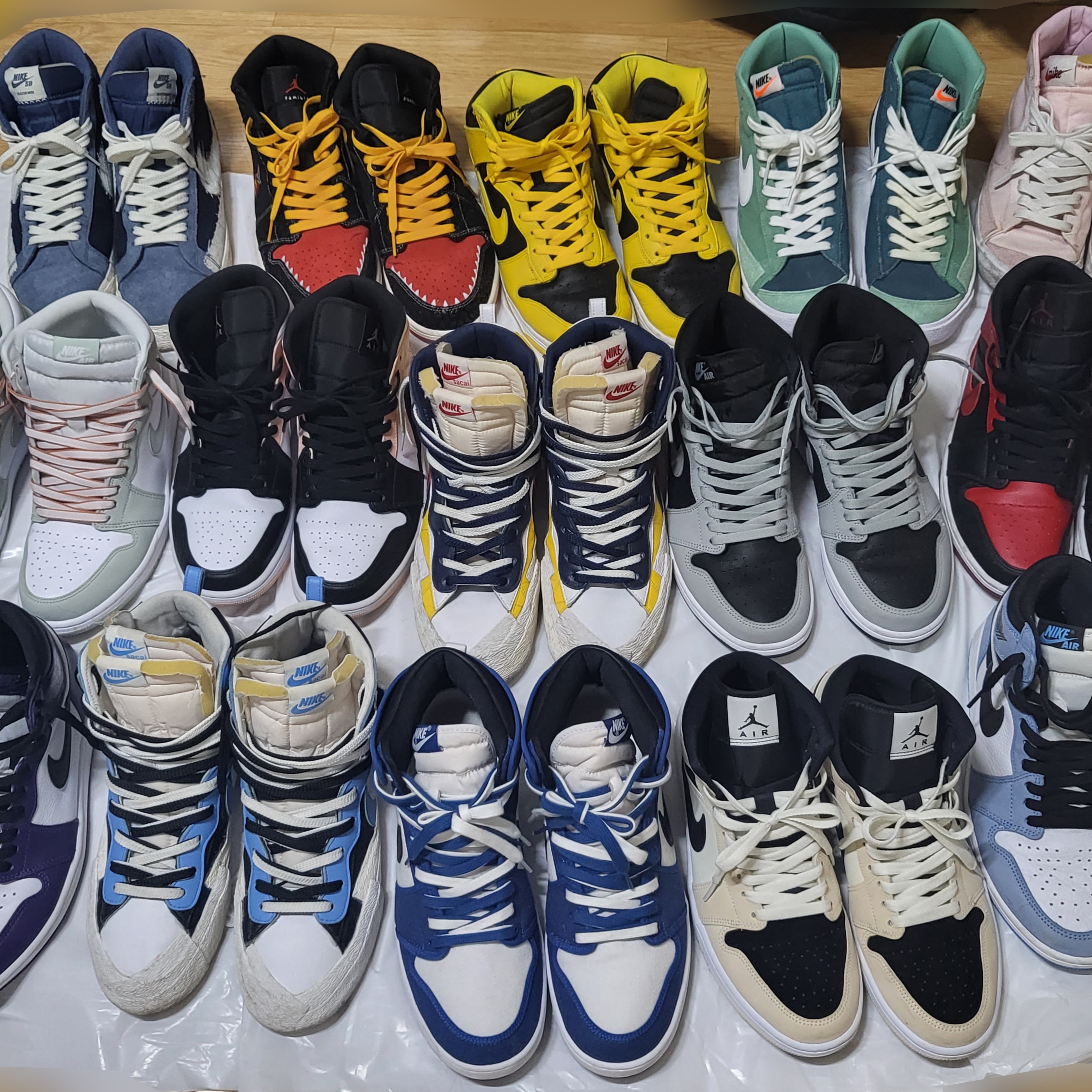 (W) Jordan 1 Mid Barely Orange, Jordan 1 Retro High OG University Blue 착용 스타일