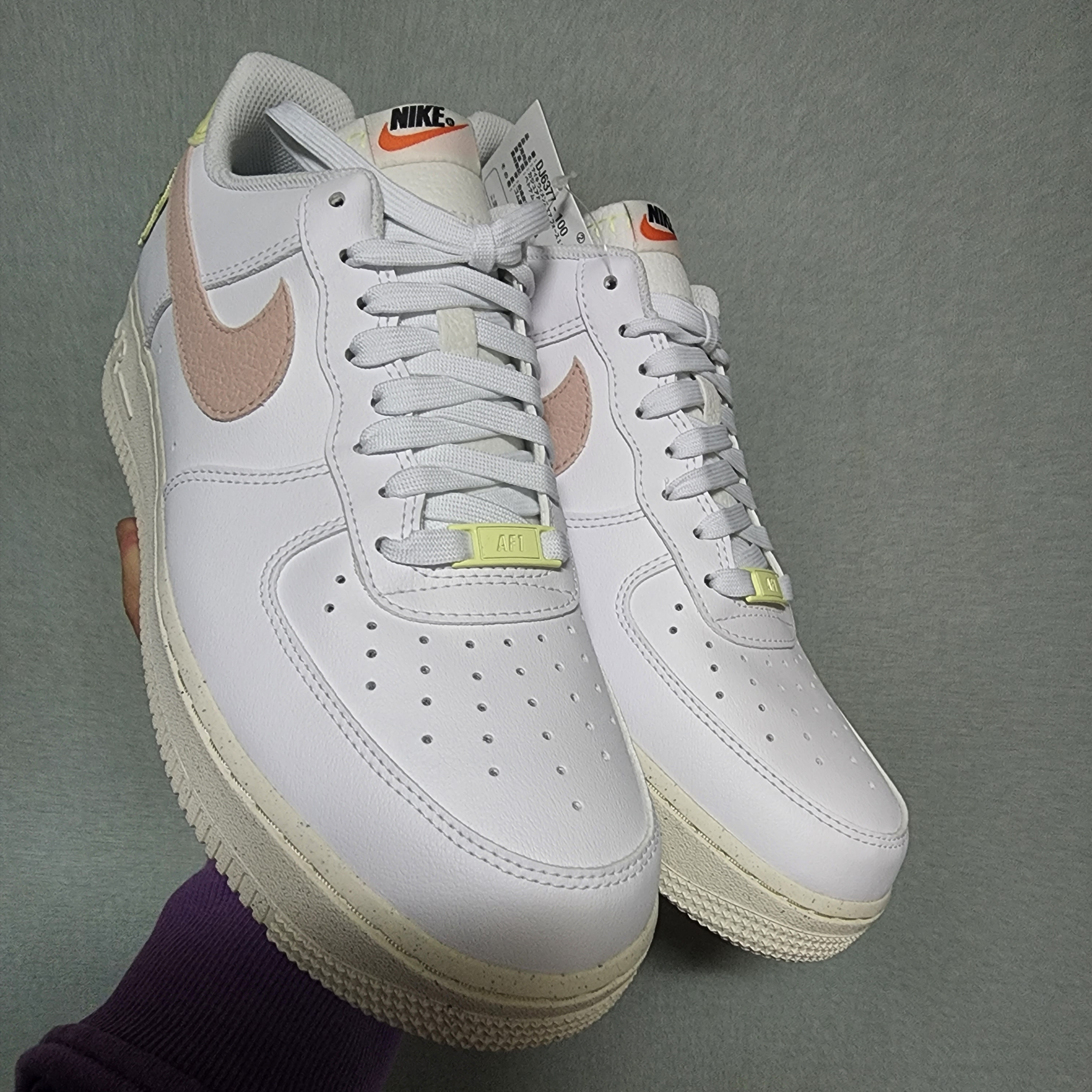 (W) Nike Air Force 1 '07 SE Next Nature White Pink Oxford 착용 스타일
