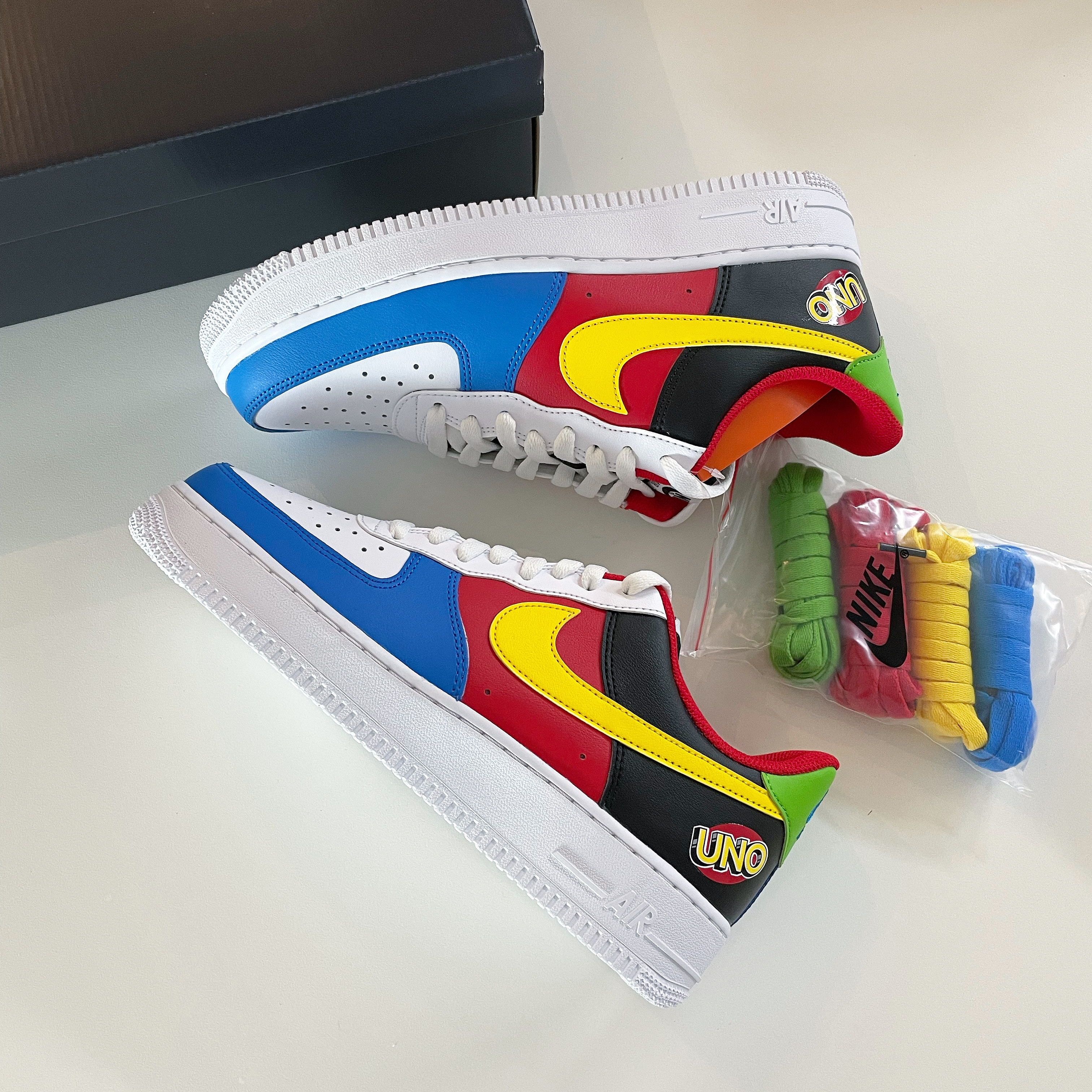 Nike x UNO Air Force 1 '07 QS White Yellow Zest 착용 스타일 - 1