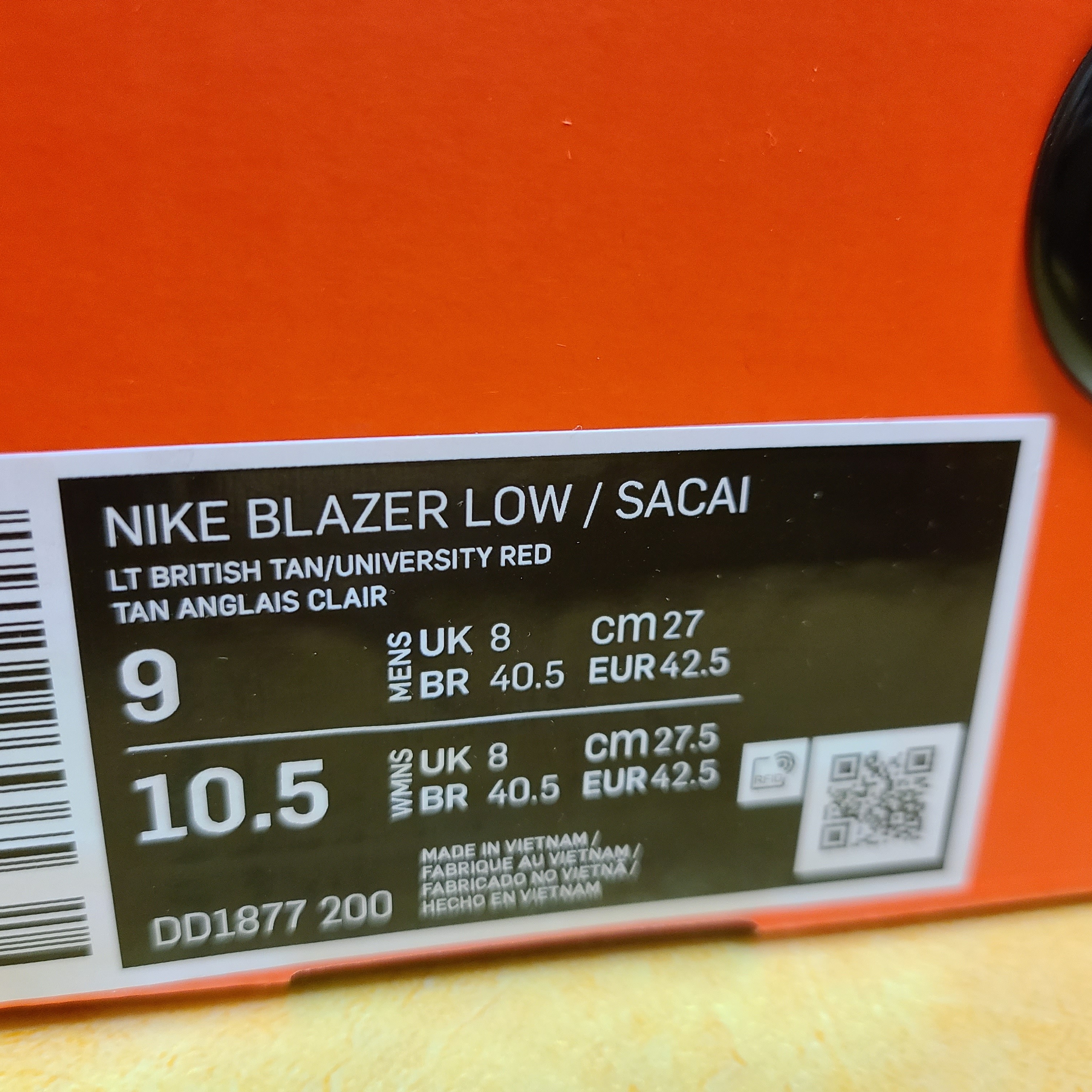 Nike x Sacai Blazer Low British Tan 착용 스타일 - 3