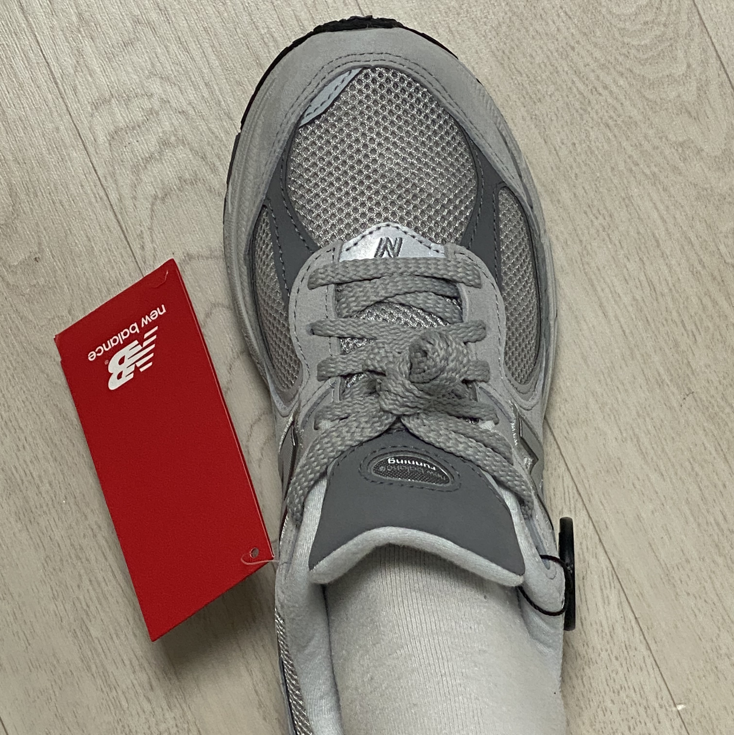 New Balance 2002R T2 Gray 착용 스타일