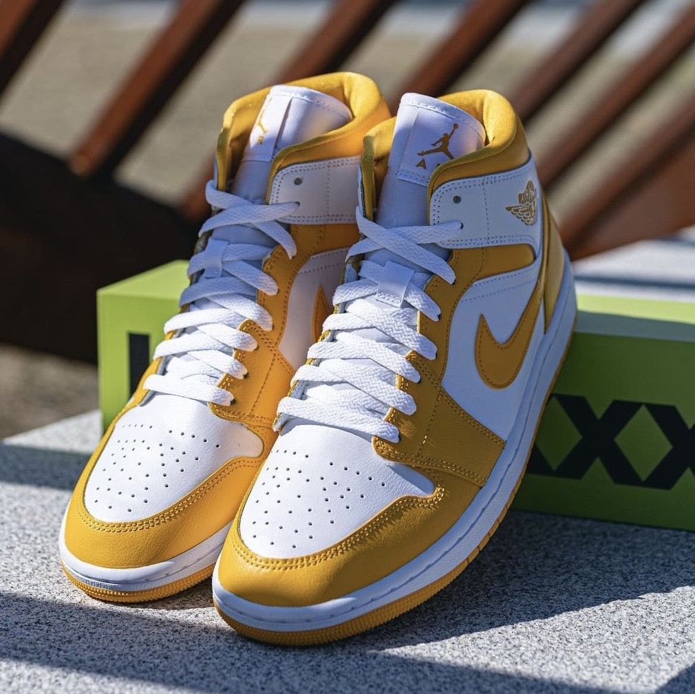 (W) Jordan 1 Mid University Gold 착용 스타일 - 2
