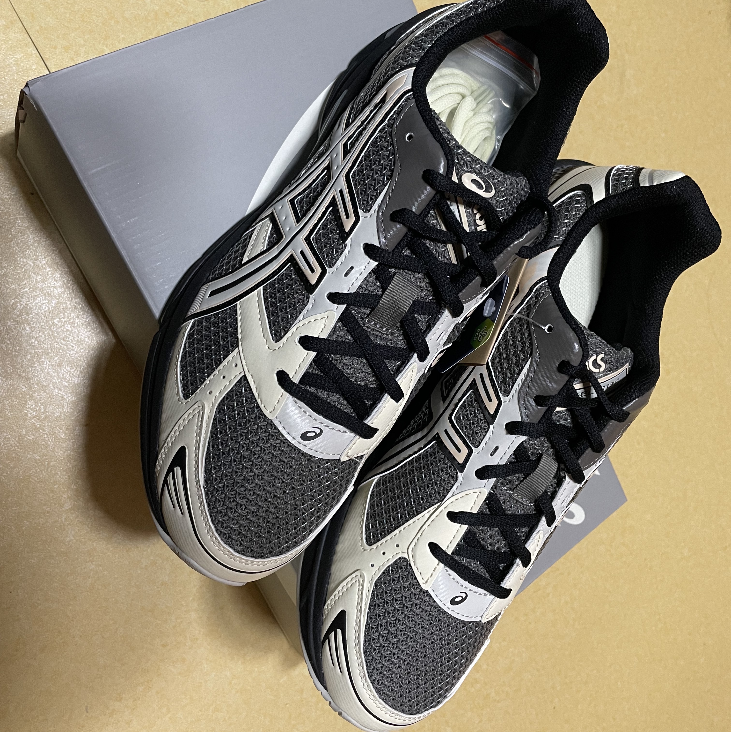 Asics x I4P Gel-1130 Mink Glacier Grey 착용 스타일