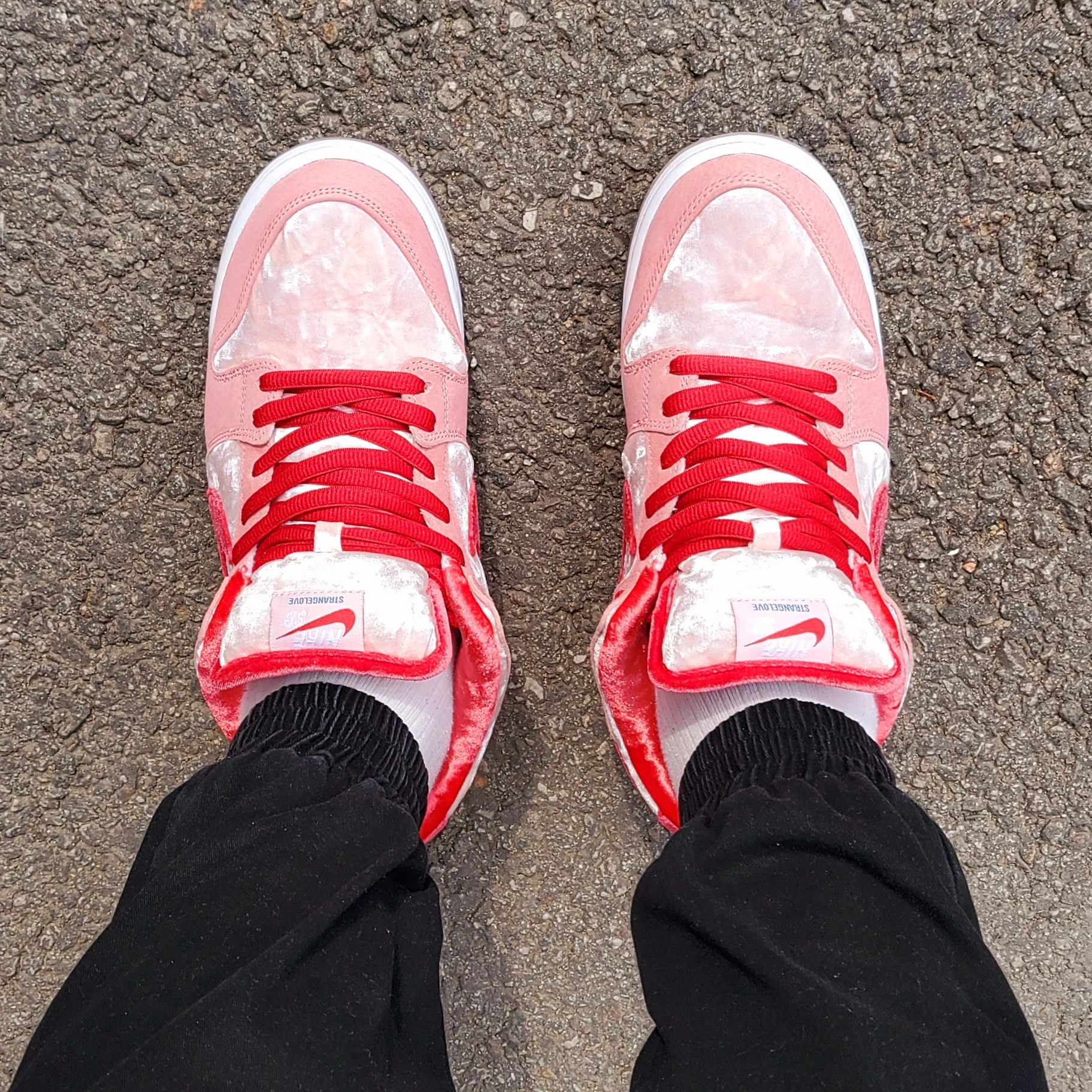Nike x StrangeLove SB Dunk Low Pink (Regular Box) 착용 스타일 - 5