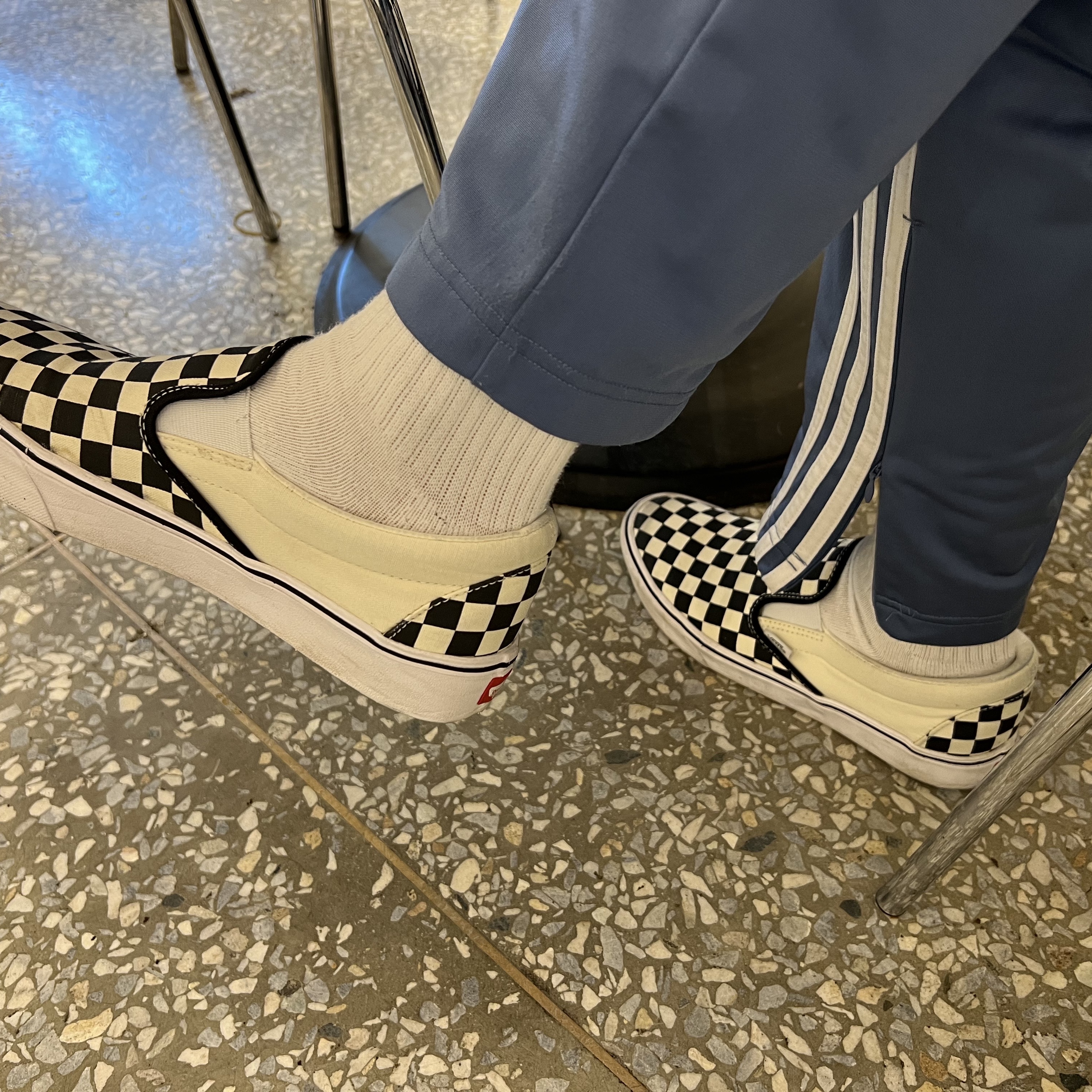 Vans Slip-On ComfyCush Checkerboard 착용 스타일