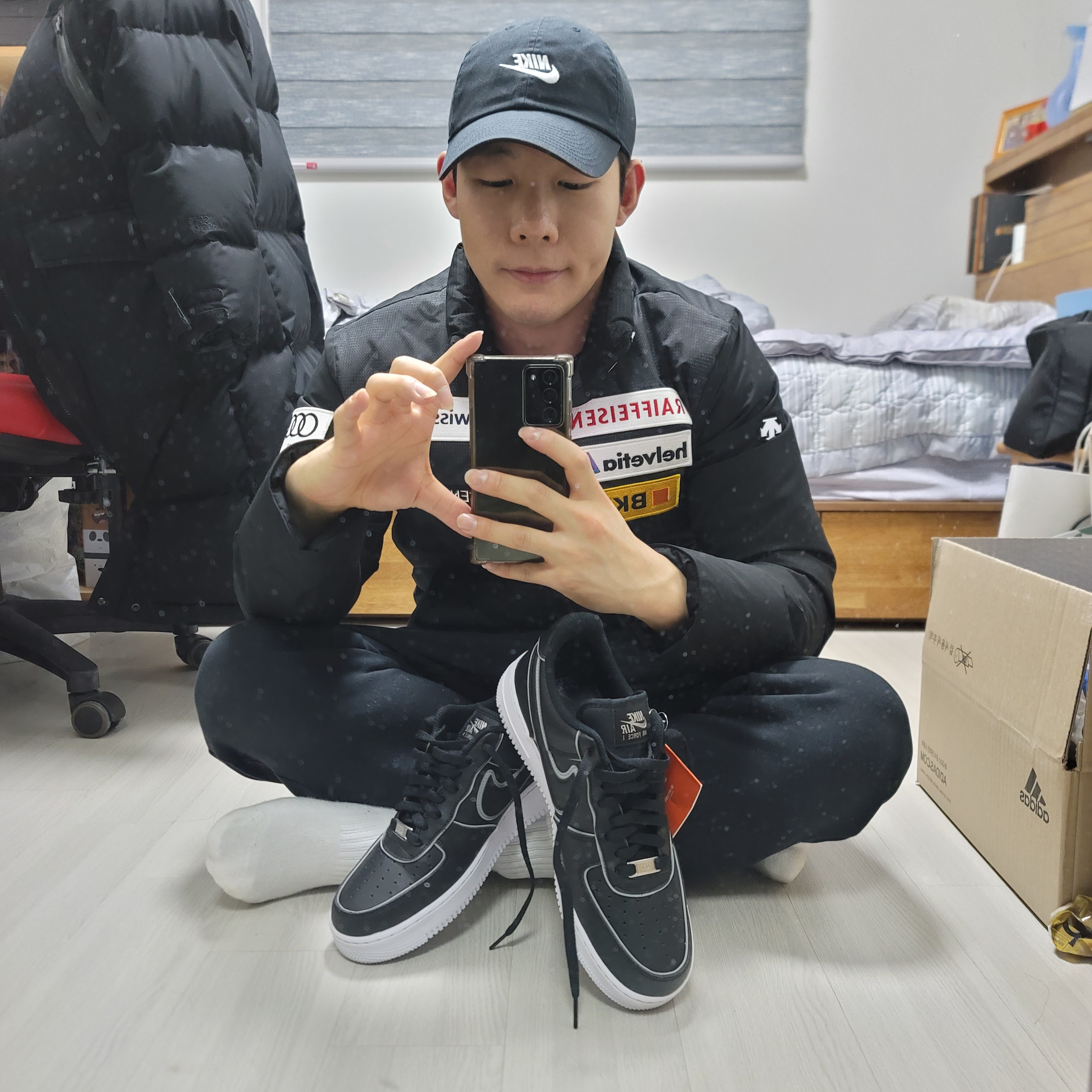 Nike Air Force 1 '07 LV8 Black White 착용 스타일