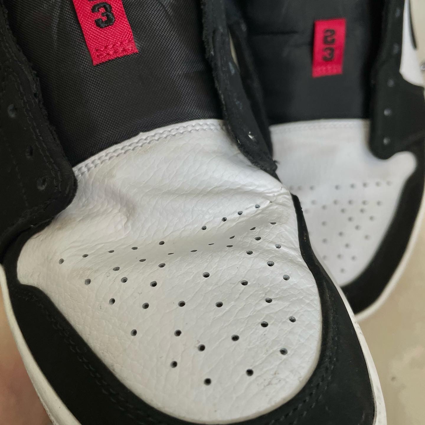 Jordan 1 Low Black Toe 착용 스타일 - 2
