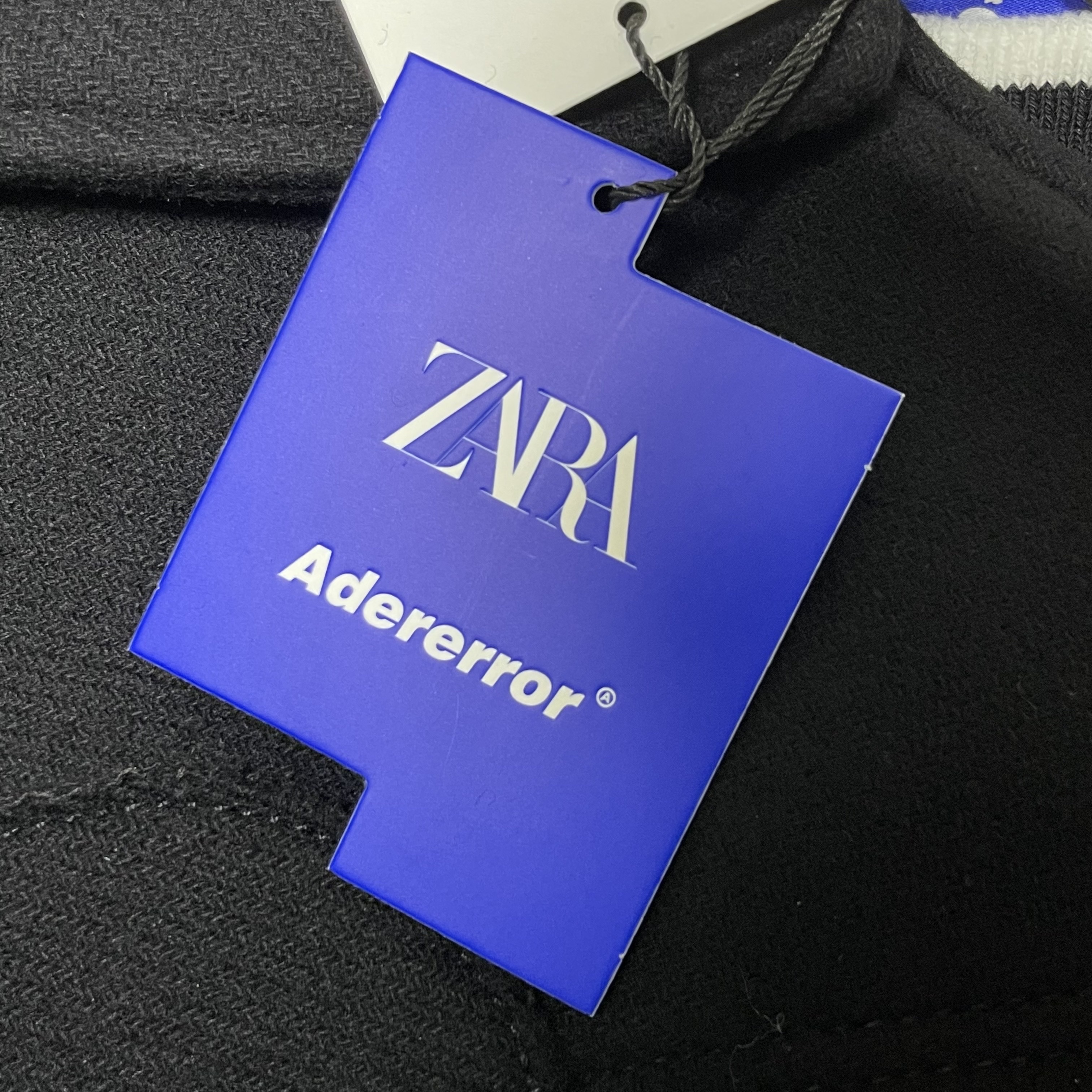 Zara x Ader Error Wool Blend Bomber Black 착용 스타일 - 2