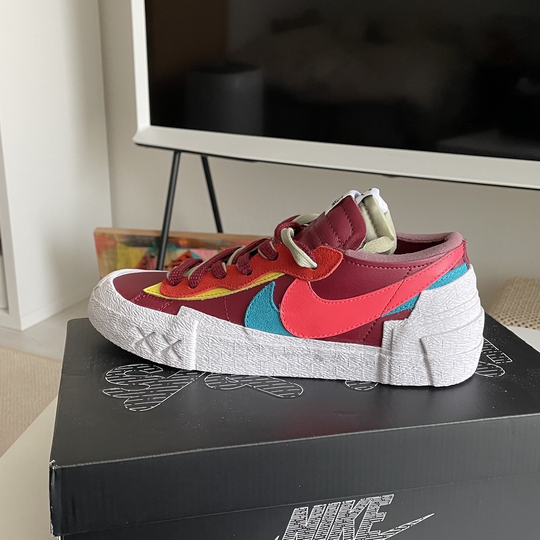 Nike x Sacai x Kaws Blazer Low Team Red 착용 스타일