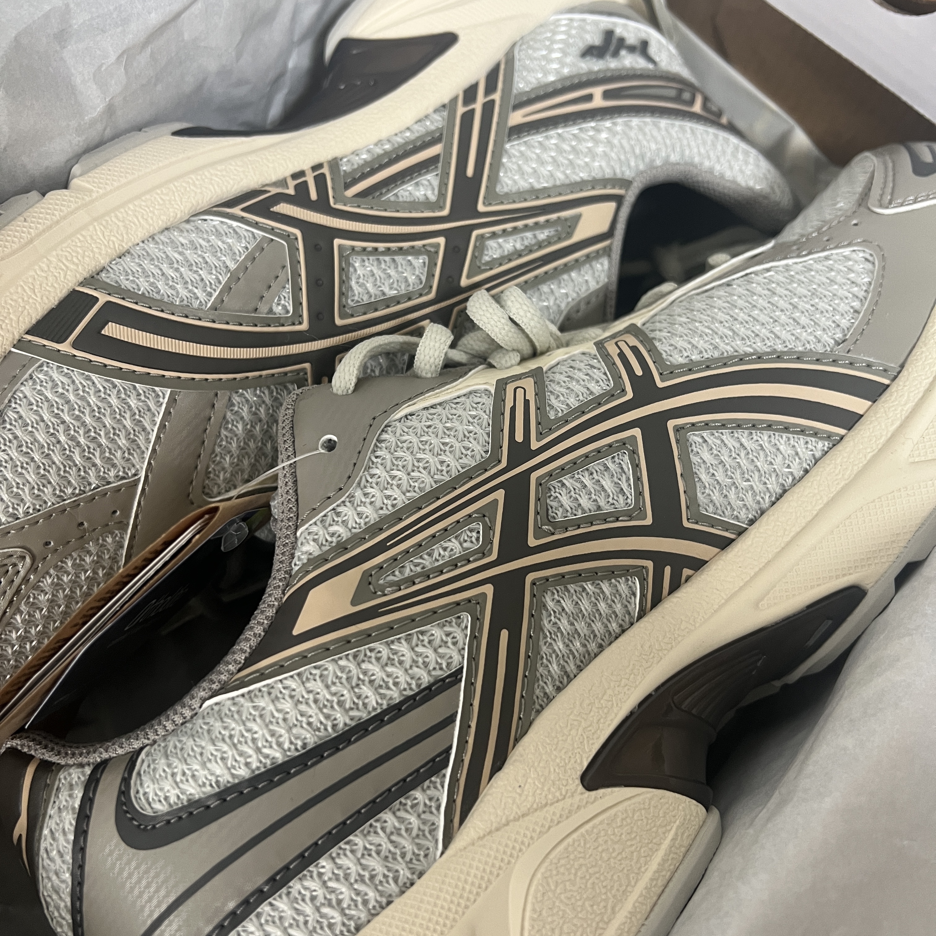Asics x I4P Gel-1130 Glacier Grey Mink 착용 스타일 - 1