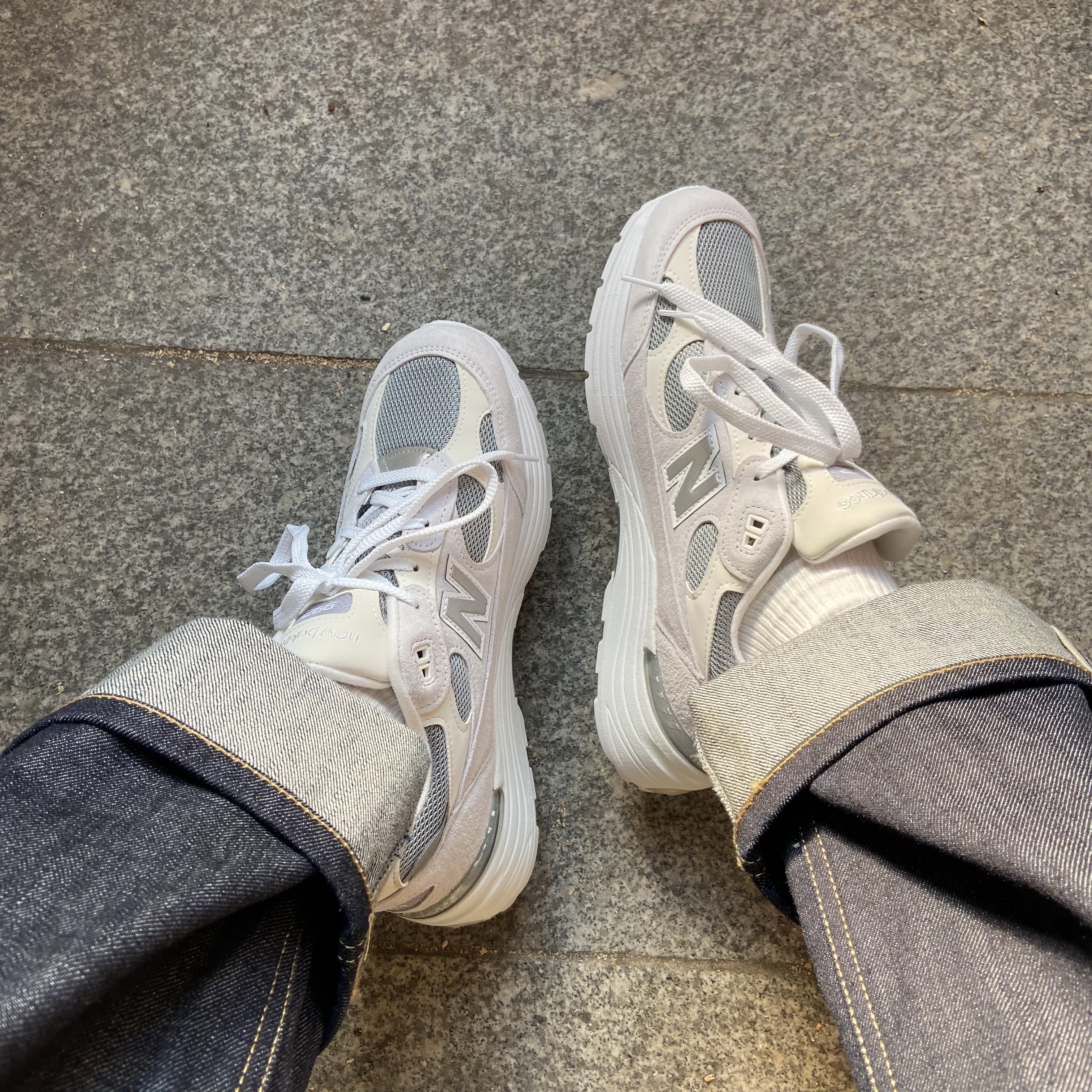 New Balance 992 Made in USA White Silver 착용 스타일 - 3