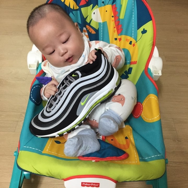 Nike Air Max 97 OG Black Volt Asia 착용 스타일