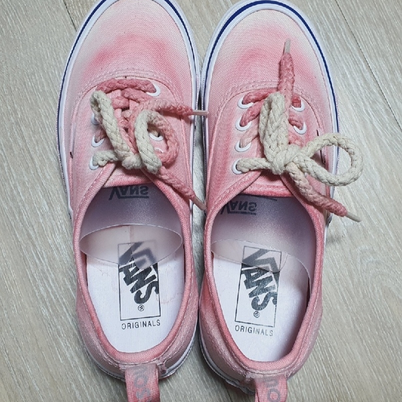 Vans Vault x Worksout OG Authentic LX Red 착용 스타일 - 2